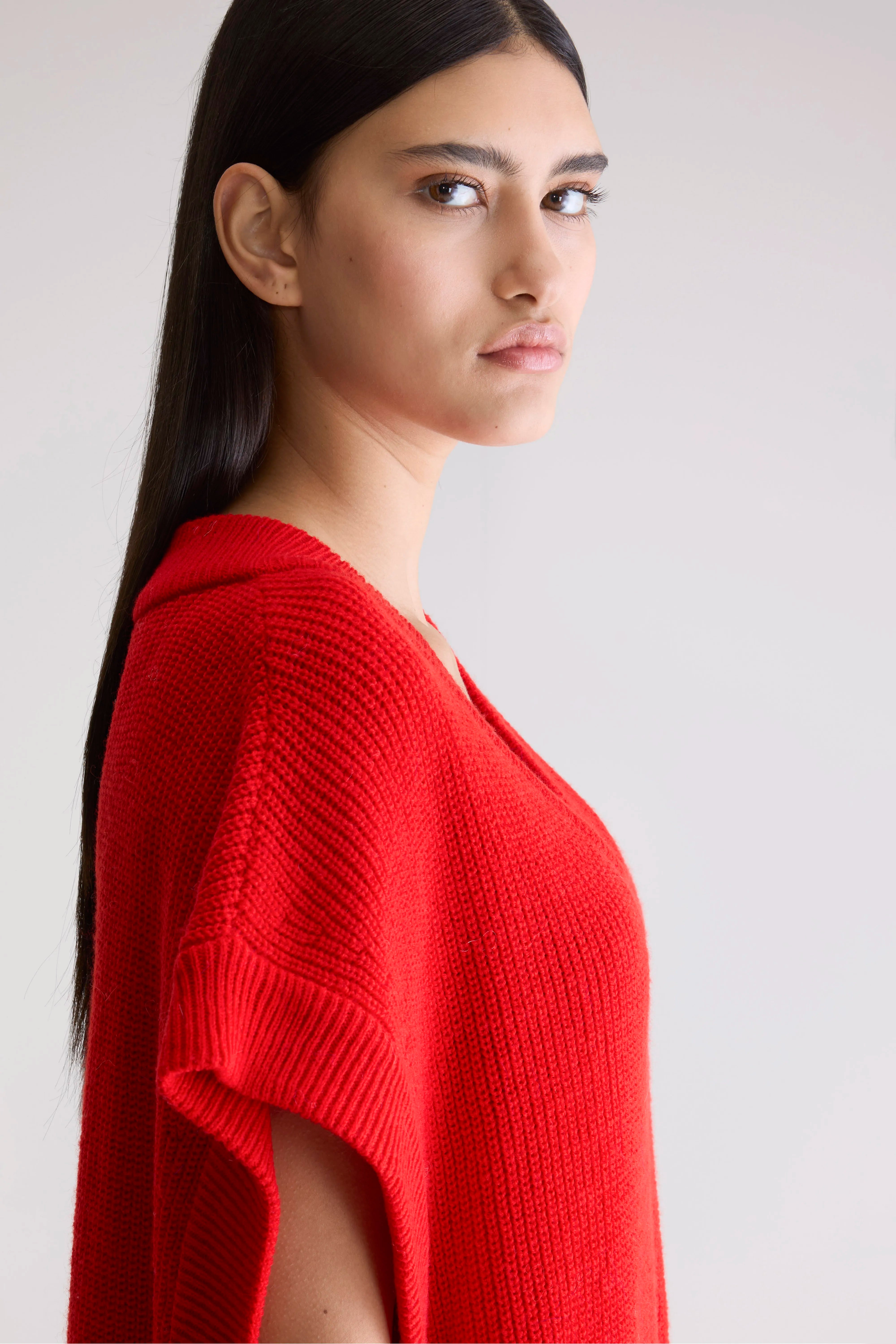 Labi mouwloze trui met v-hals (252 / W / SANGUINE)