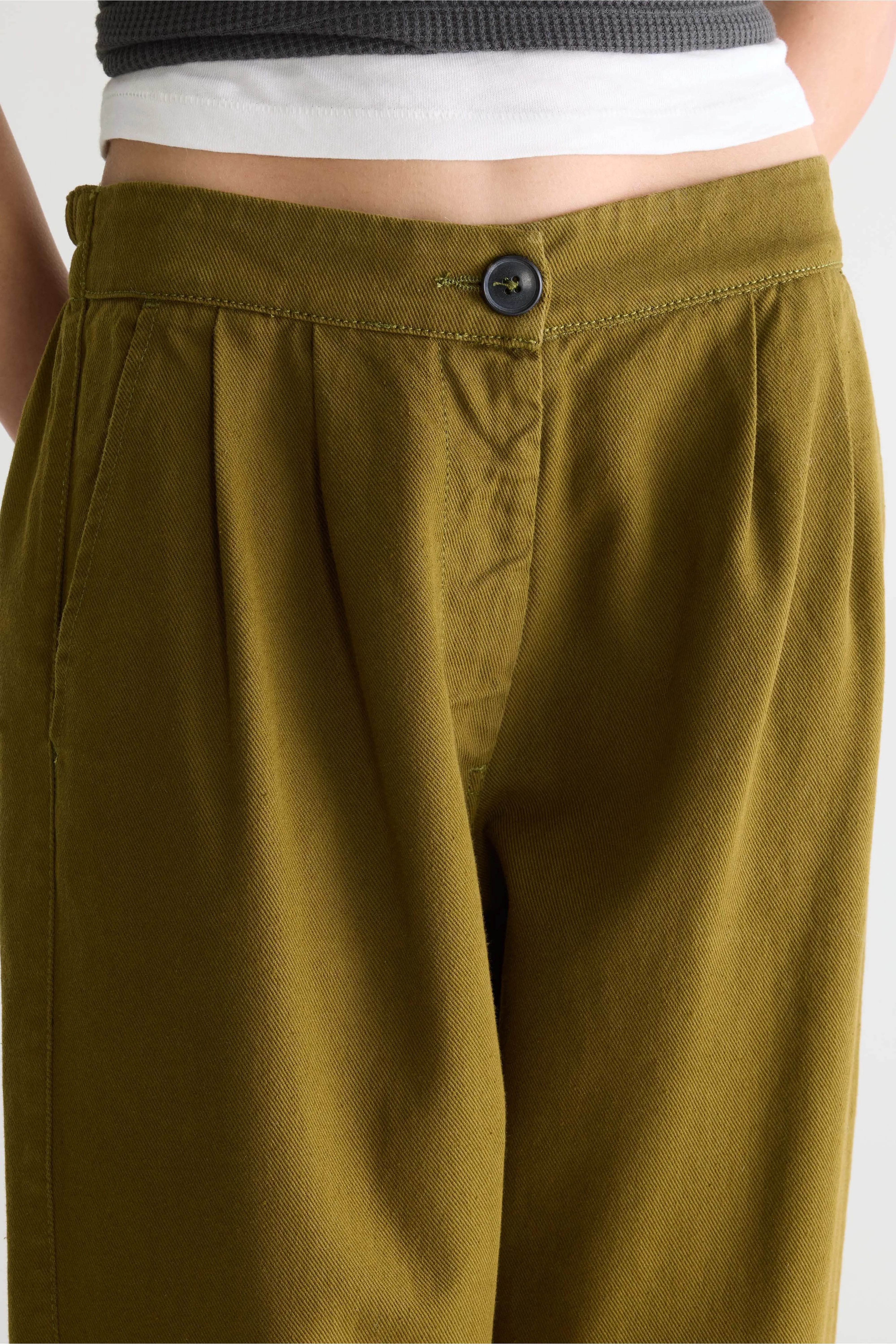 Pillow regular trousers (261 / W / VETIVER)