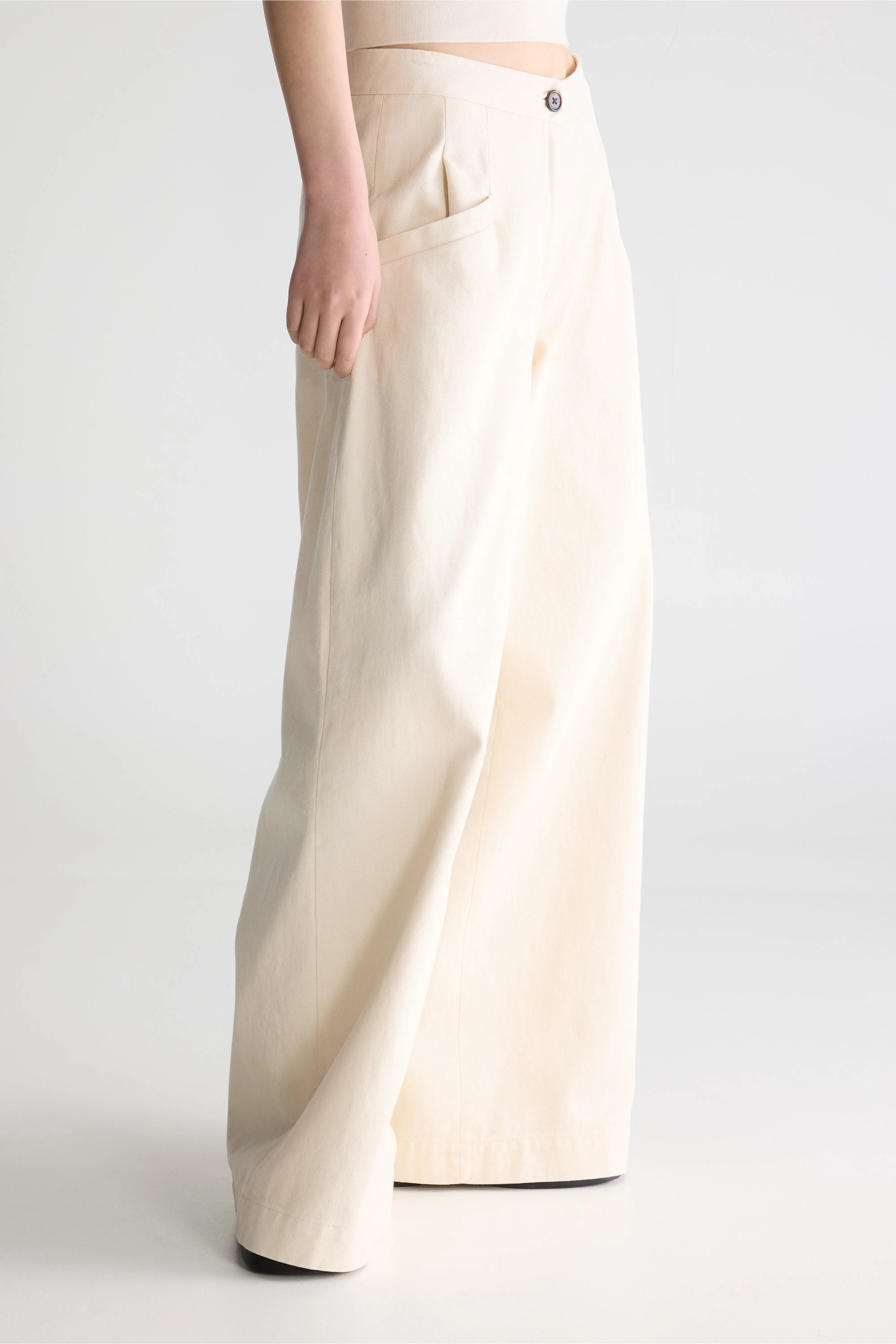 Jesper wide trousers (261 / W / CREAM)
