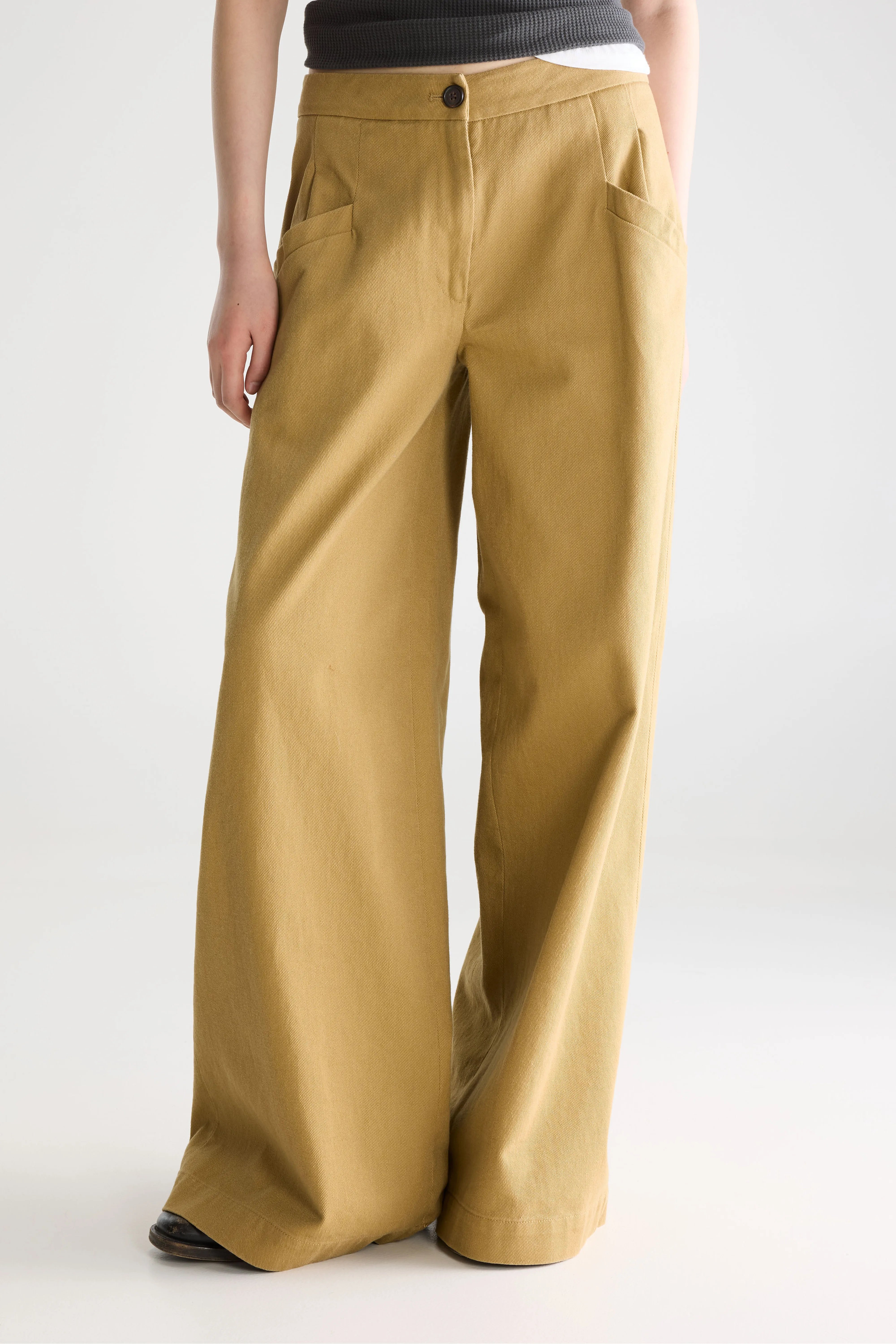 Jesper wide trousers (261 / W / SAHARA)
