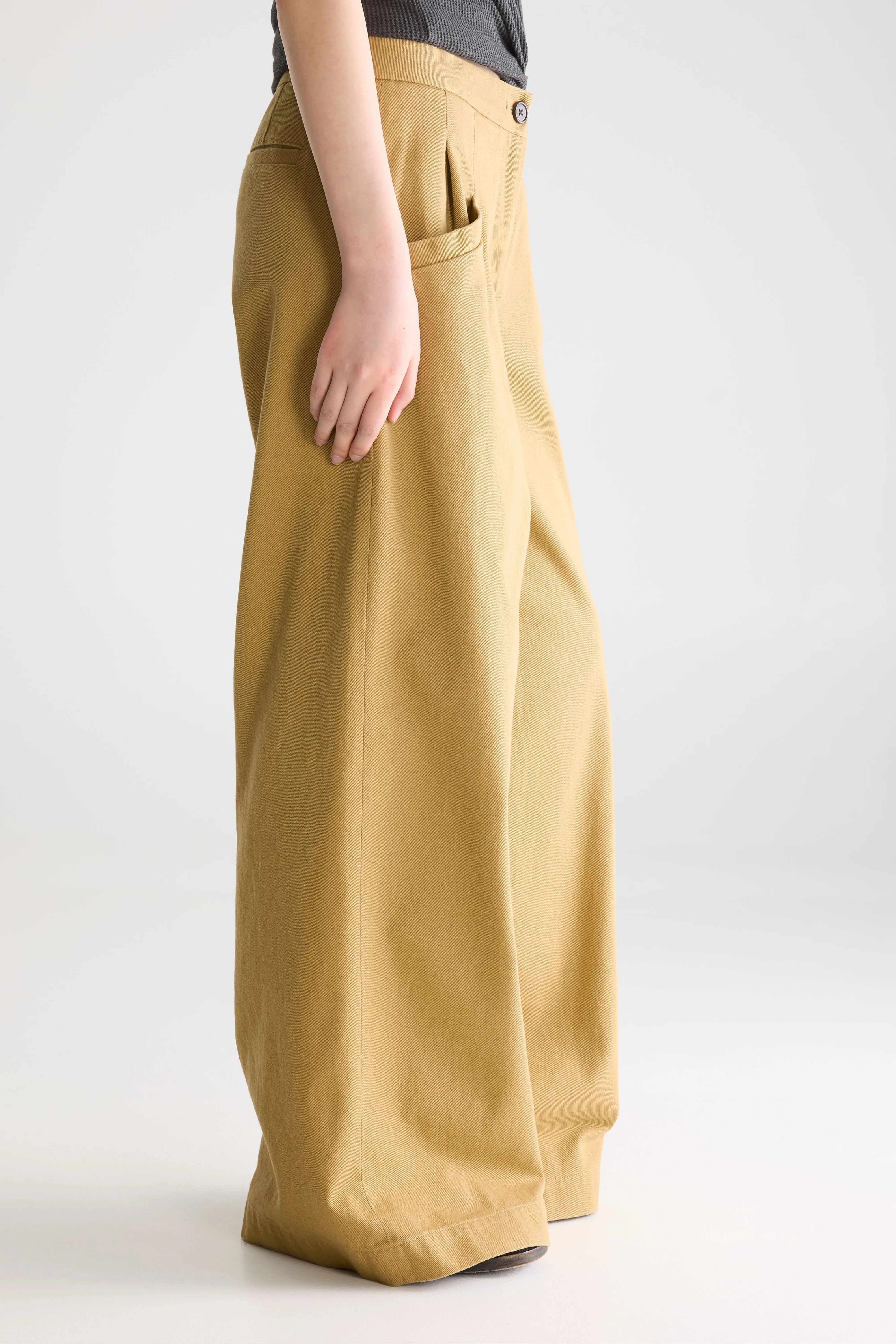 Jesper wide trousers (261 / W / SAHARA)