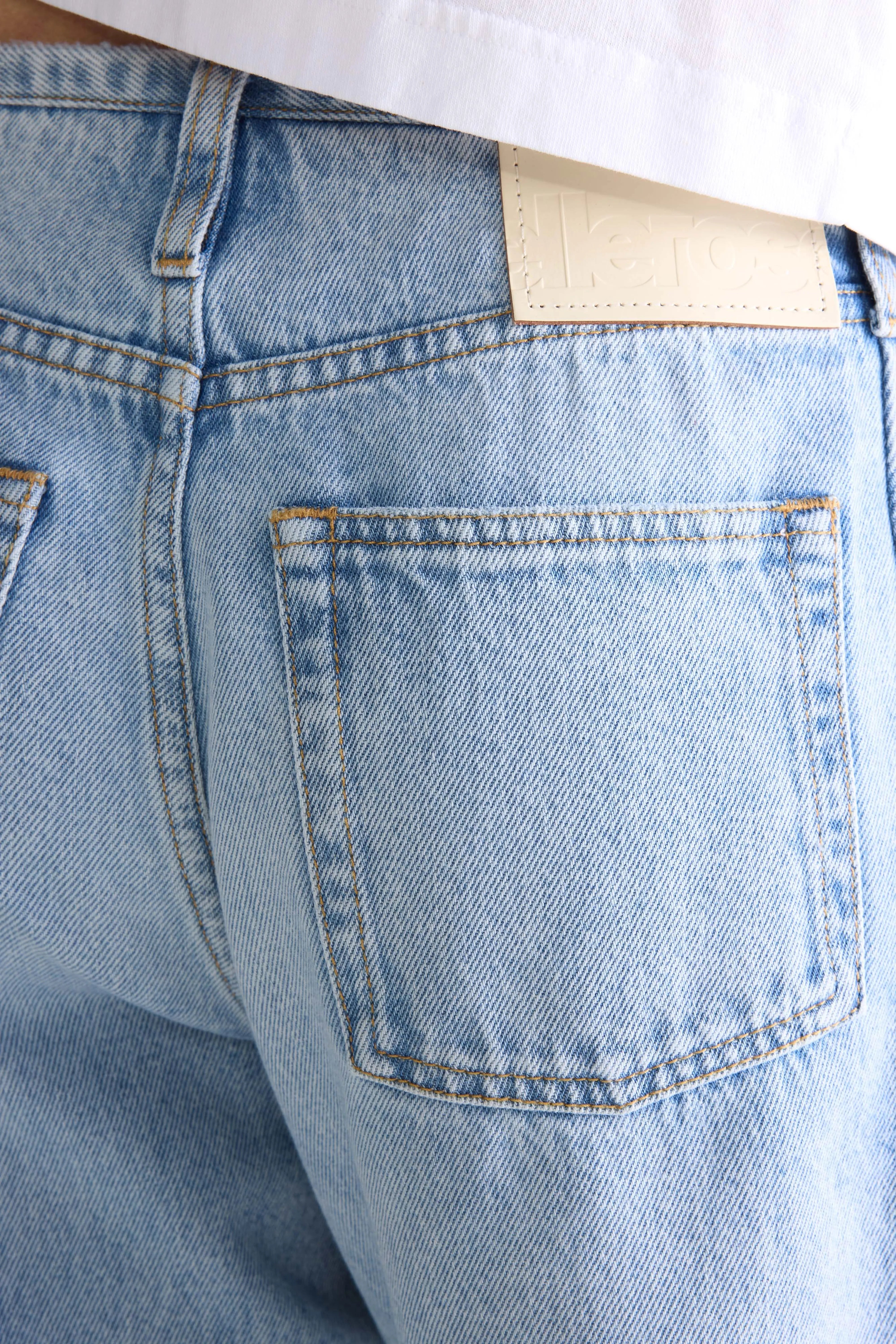 Denim N. 55 loose jeans (261 / W / LT BLUE BLEACH)