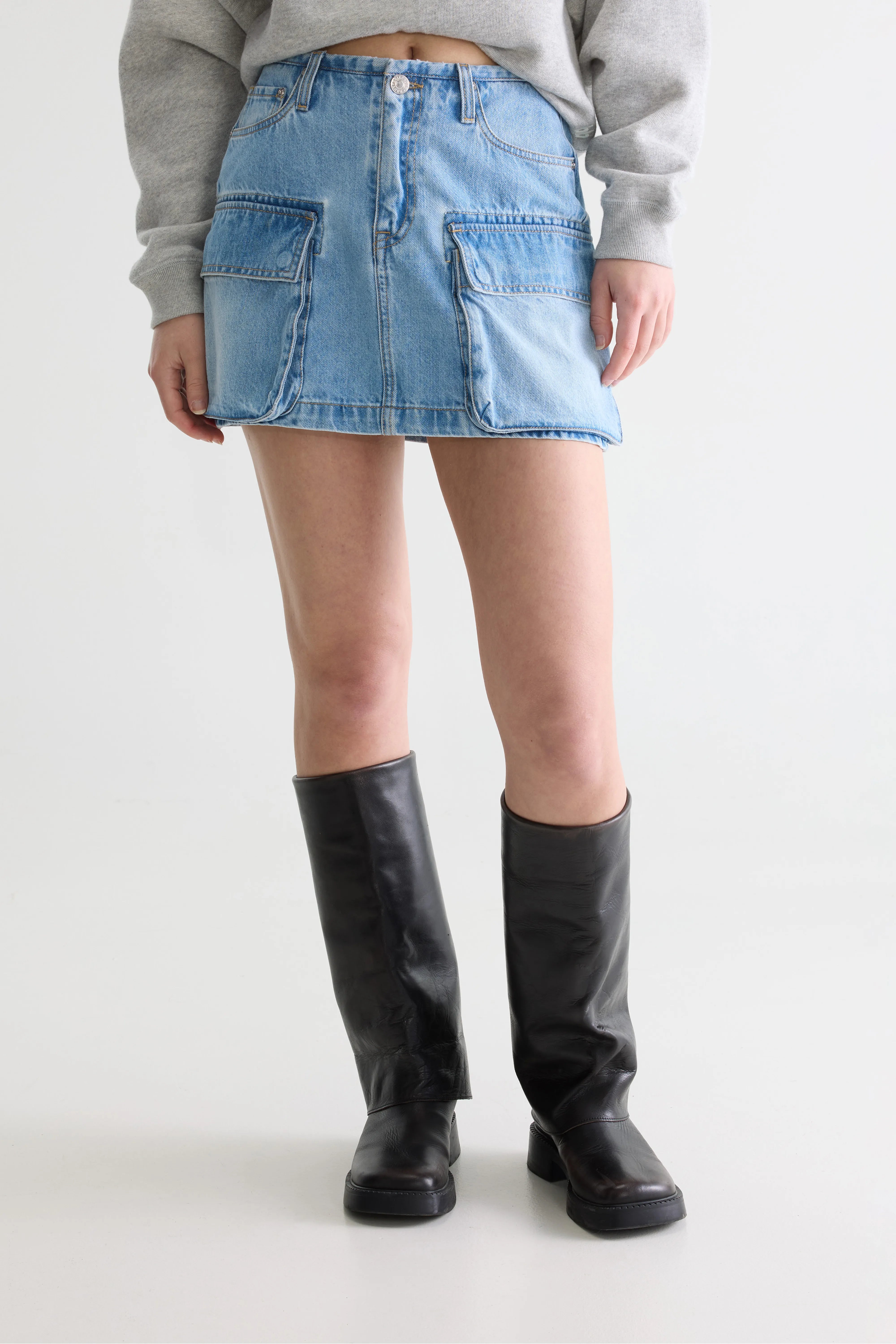 Pallas mini denim skirt (261 / W / DUSTY BLEACH)