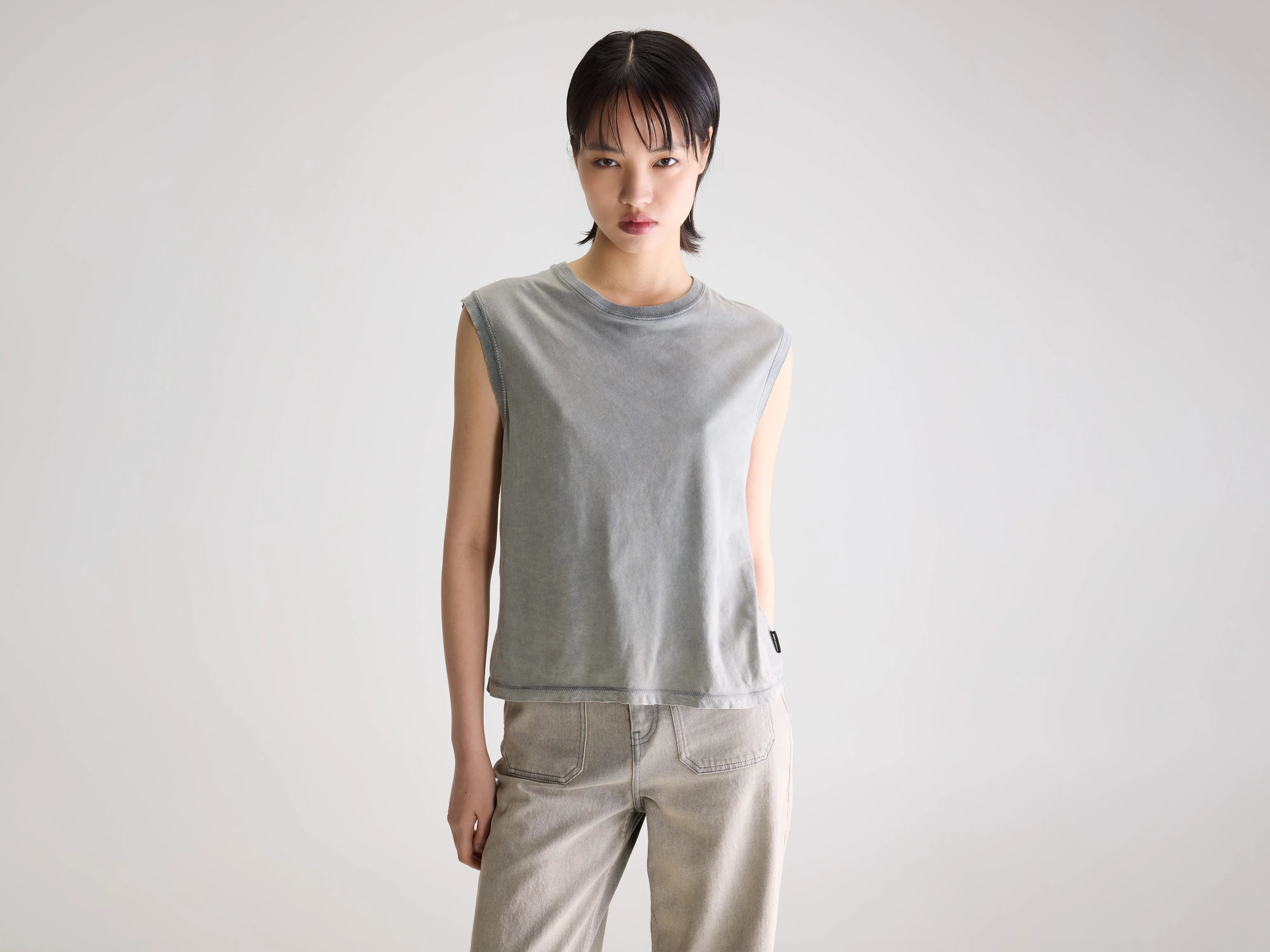 Falde mouwloos t-shirt (261 / W / BLACK SAND)