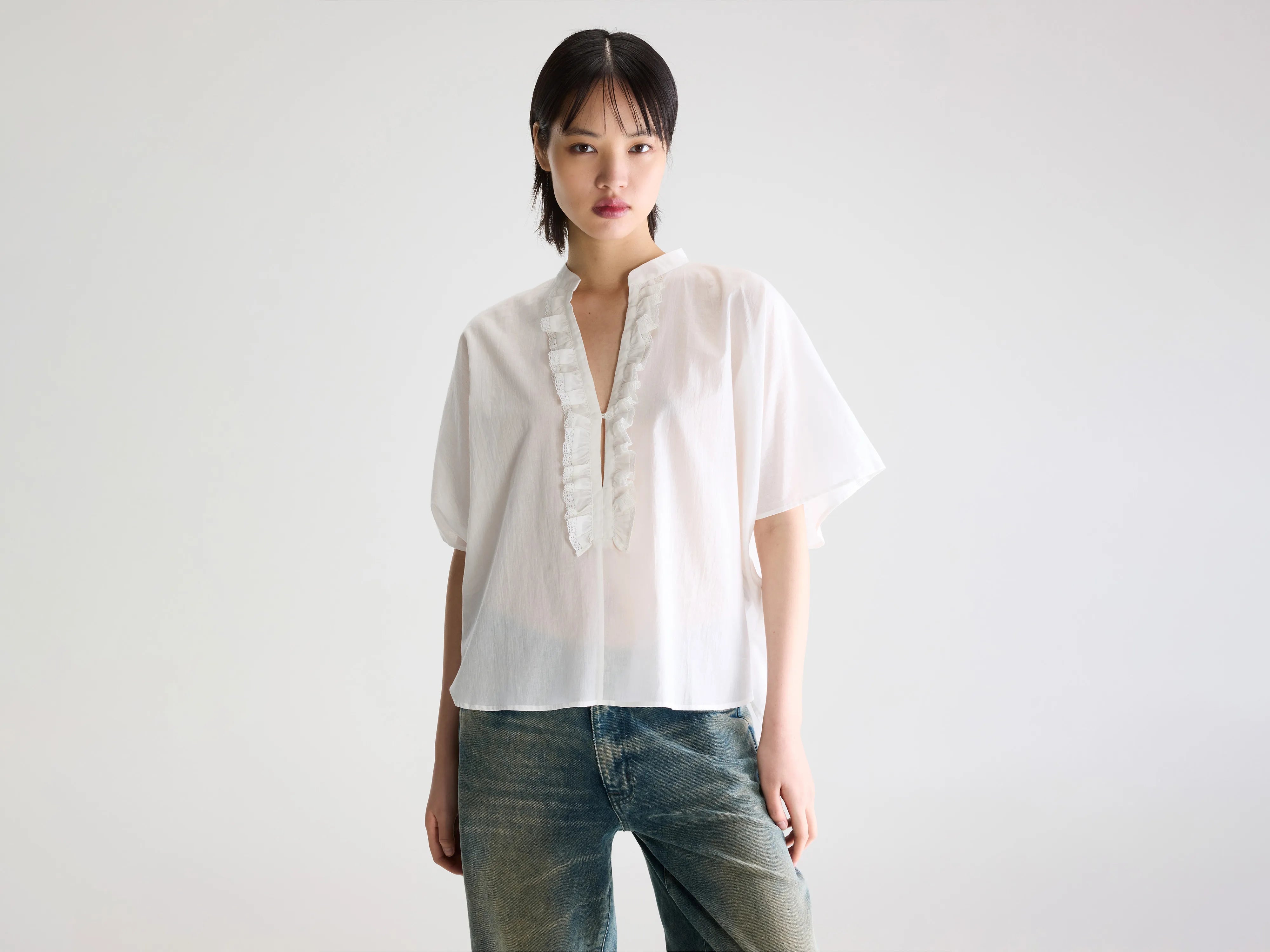 Dahlia ruffled blouse (261 / W / WHITE)