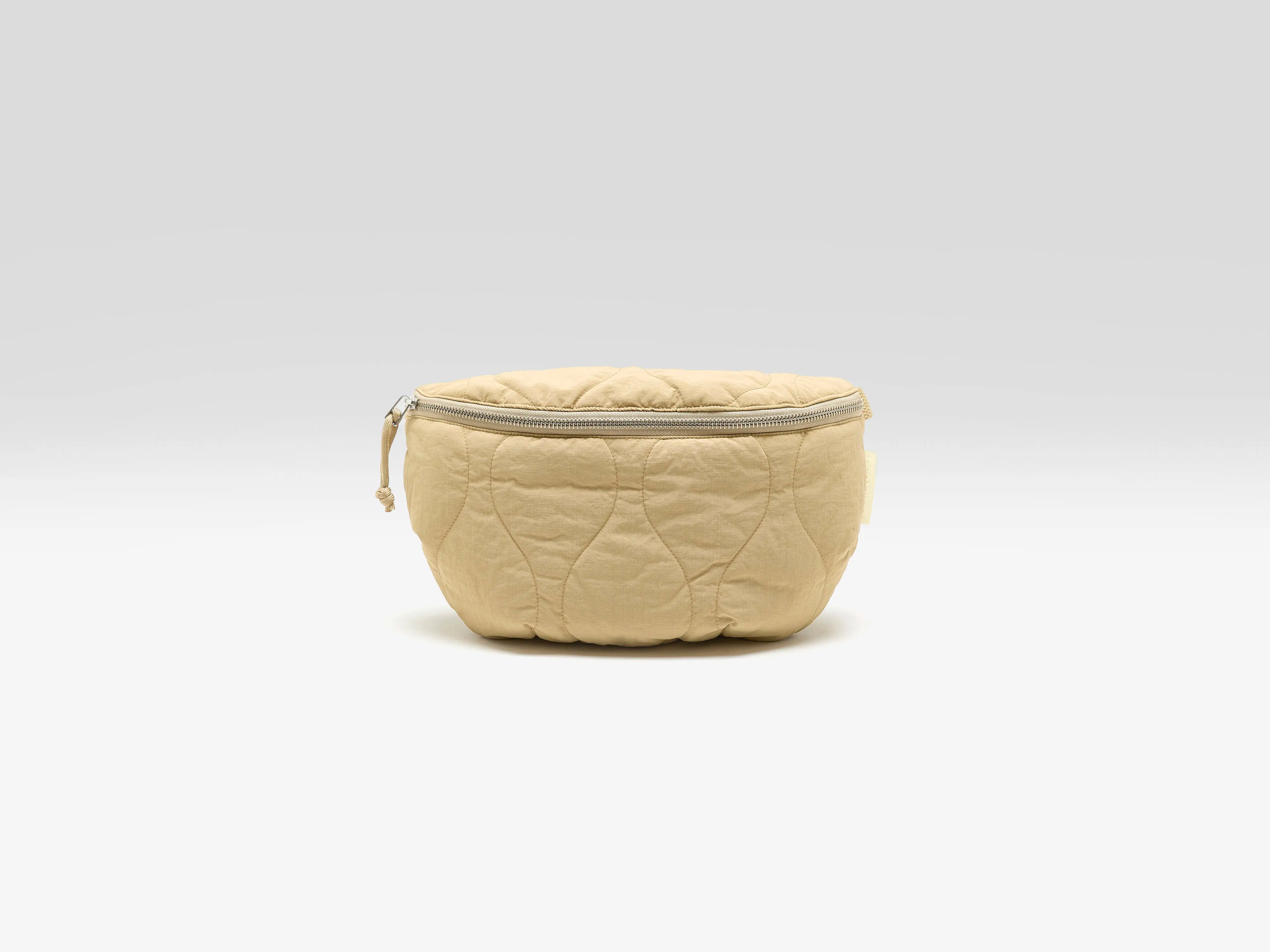 Hosie sling bag (261 / W / RAFIA)