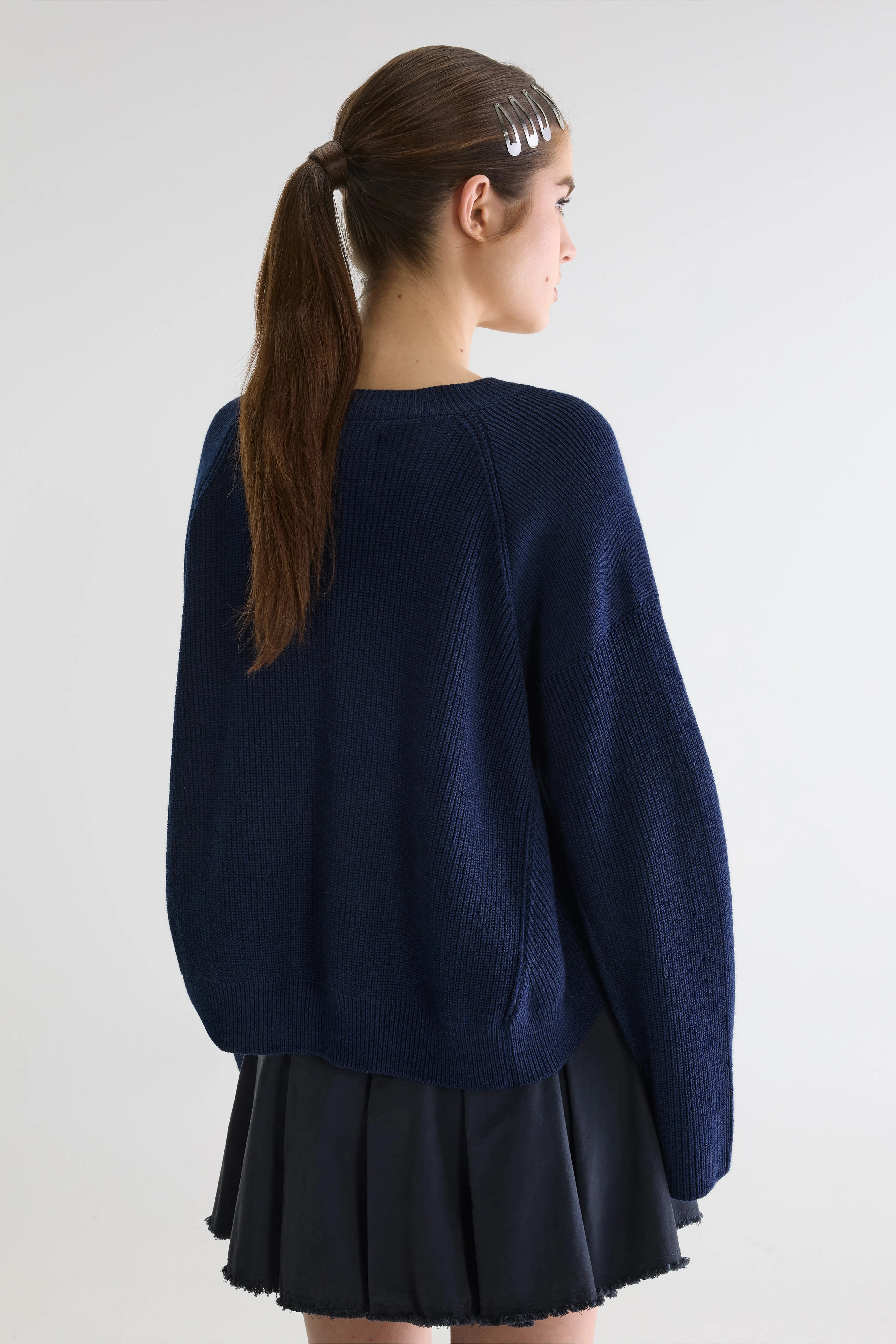 Aoth cropped trui met v-hals (261 / W / NAVY)