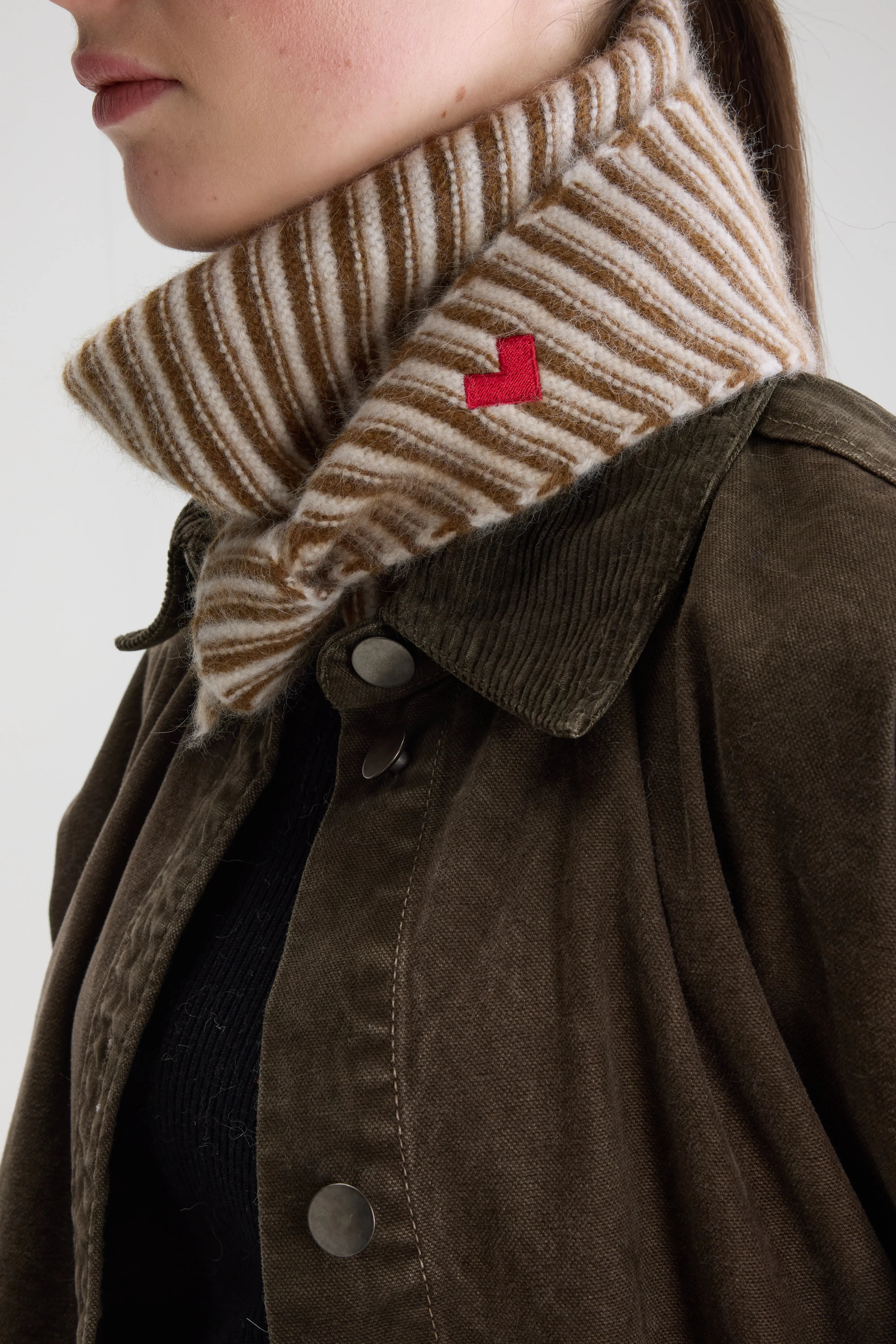 Dusol triangle scarf (262 / W / STRIPE B)