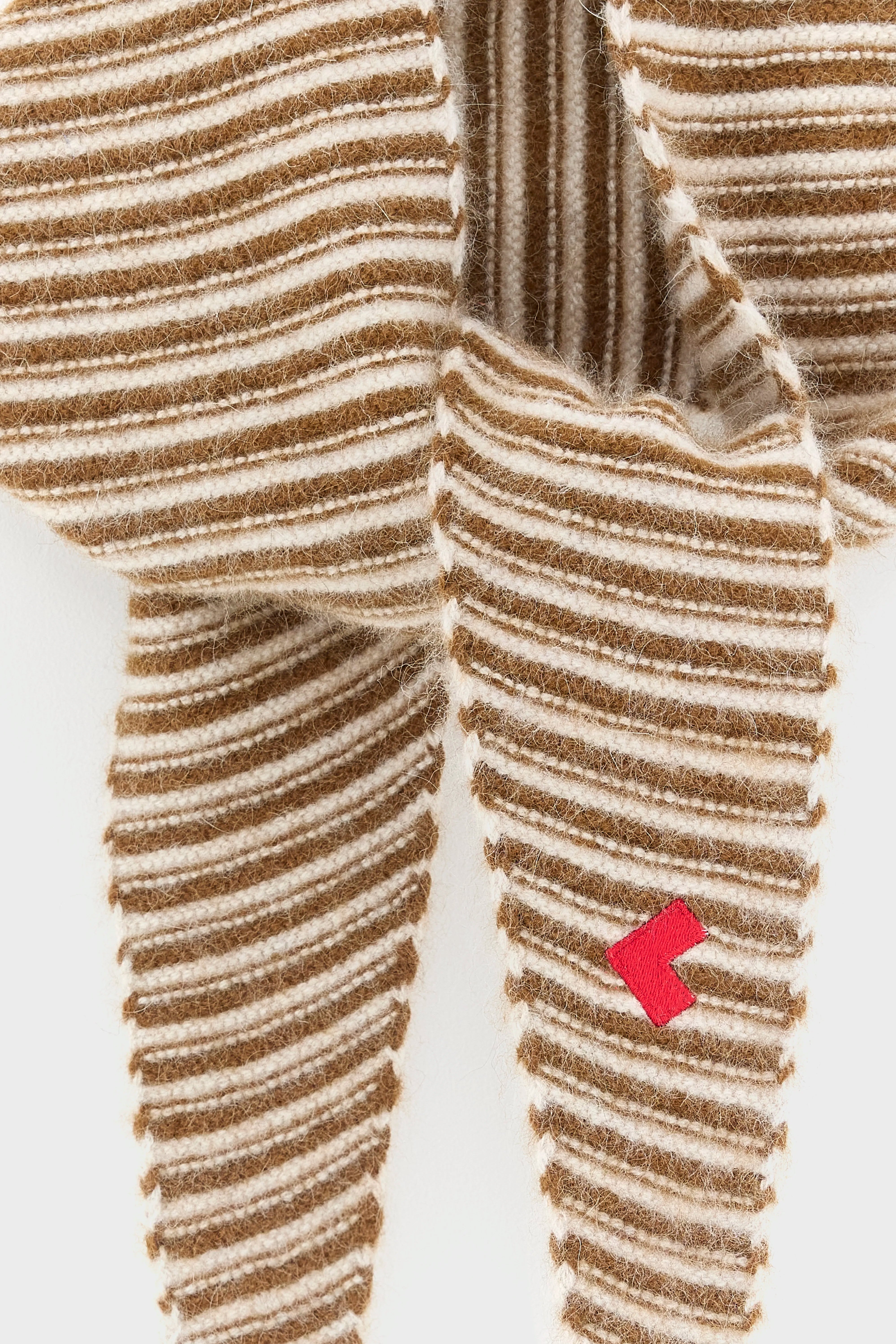 Dusol triangle scarf (262 / W / STRIPE B)