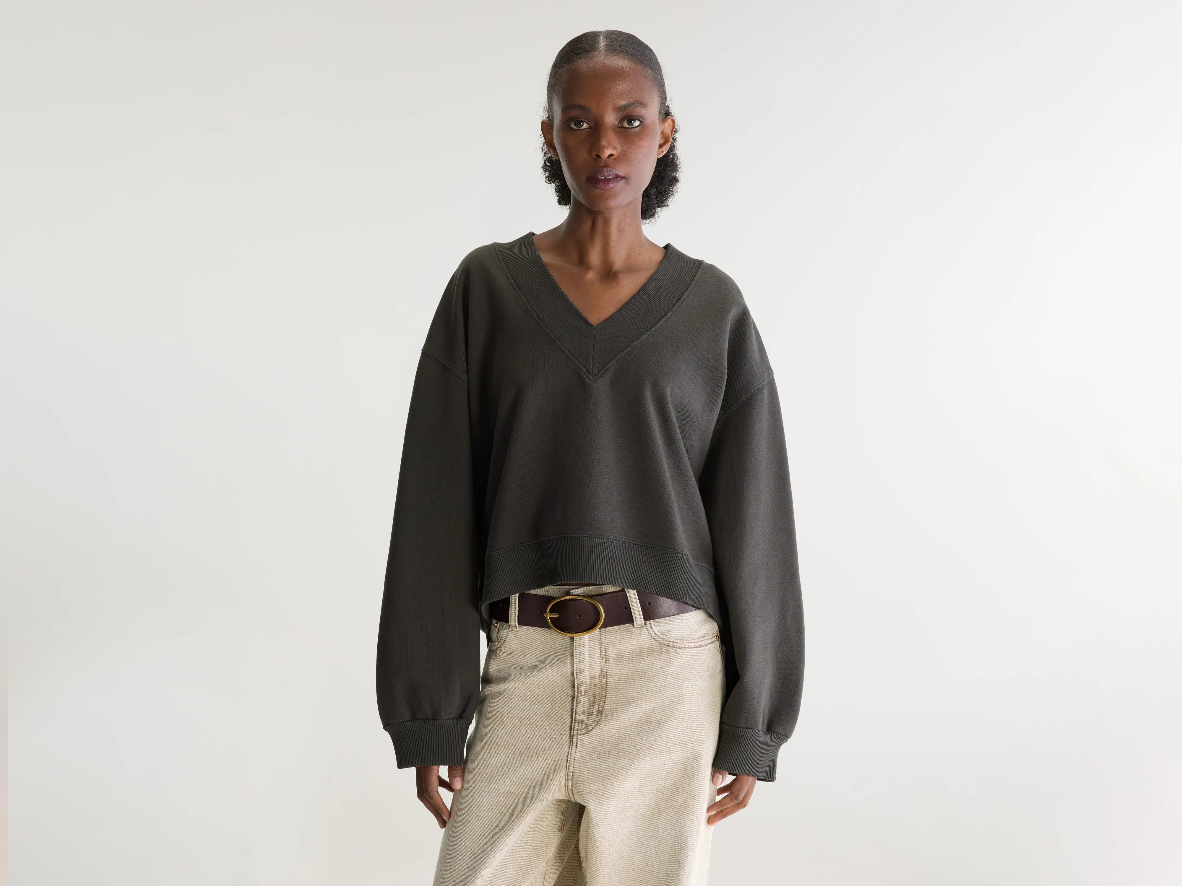 Sula cropped v-neck sweatshirt (262 / W / WAKAME)