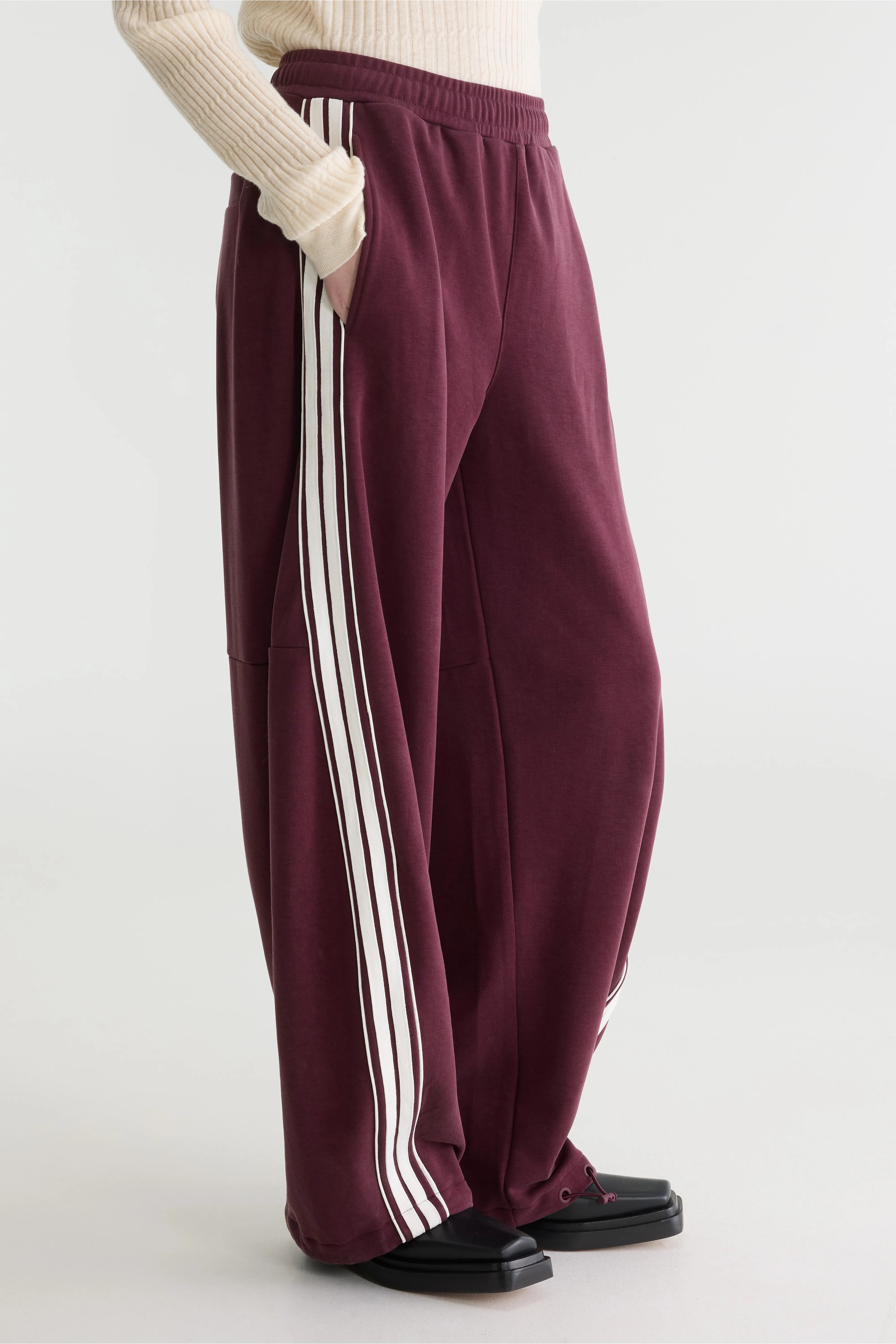 Tamy wijde joggingbroek (262 / W / BURGUNDY)