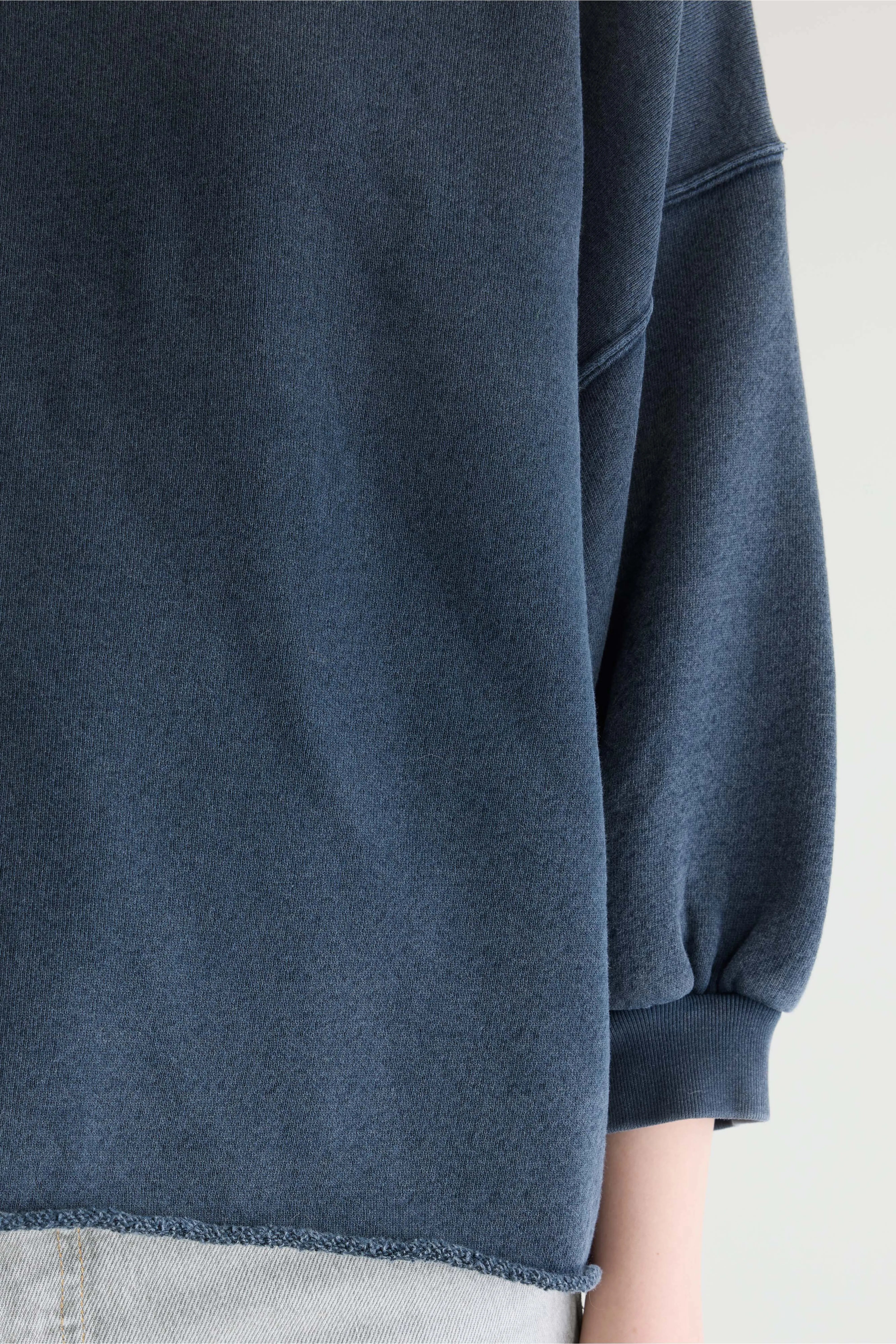 Vicske crewneck sweatshirt (262 / W / NAVY)