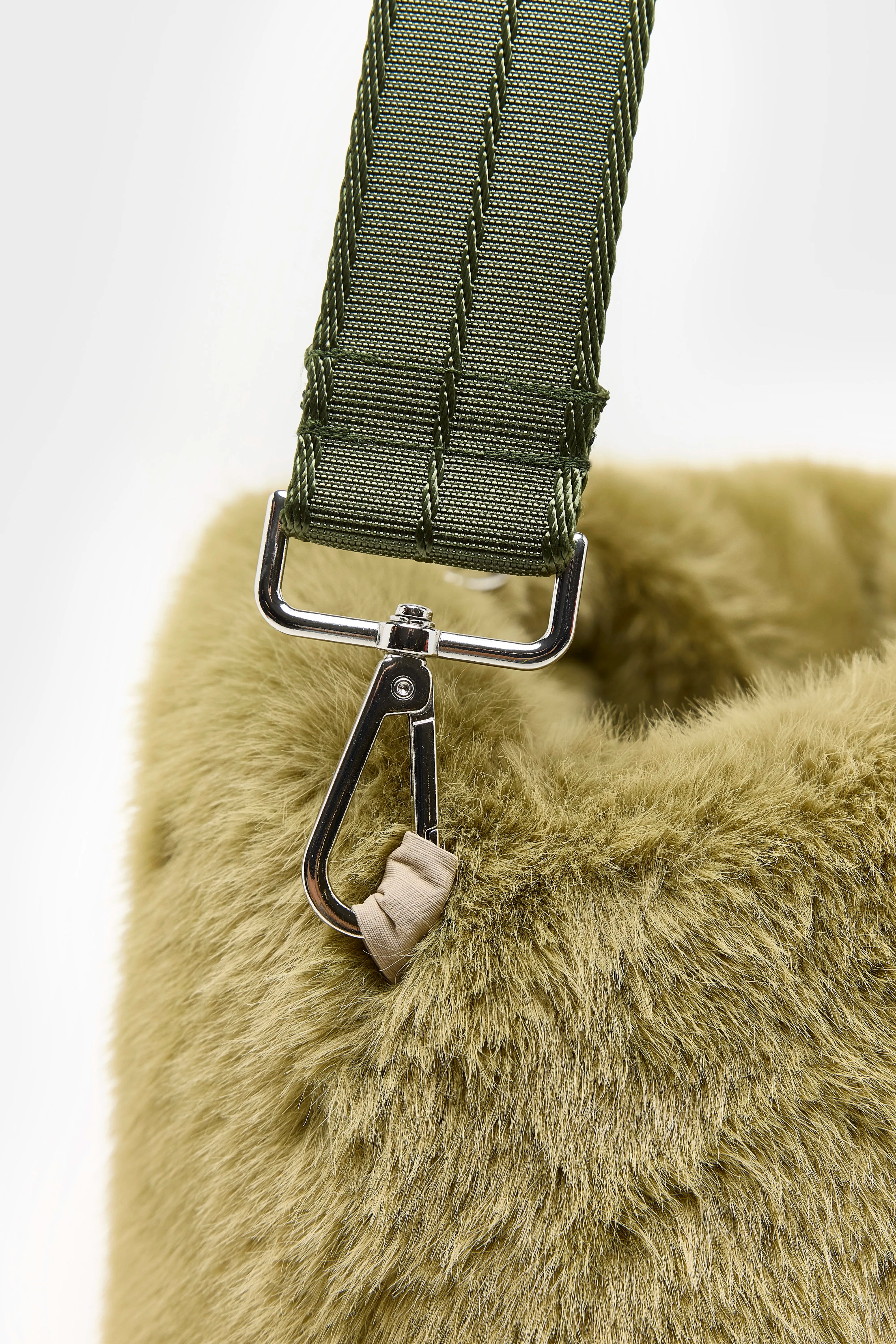 Sac à main en fausse fourrure Helga (262 / W / TILLEUL)