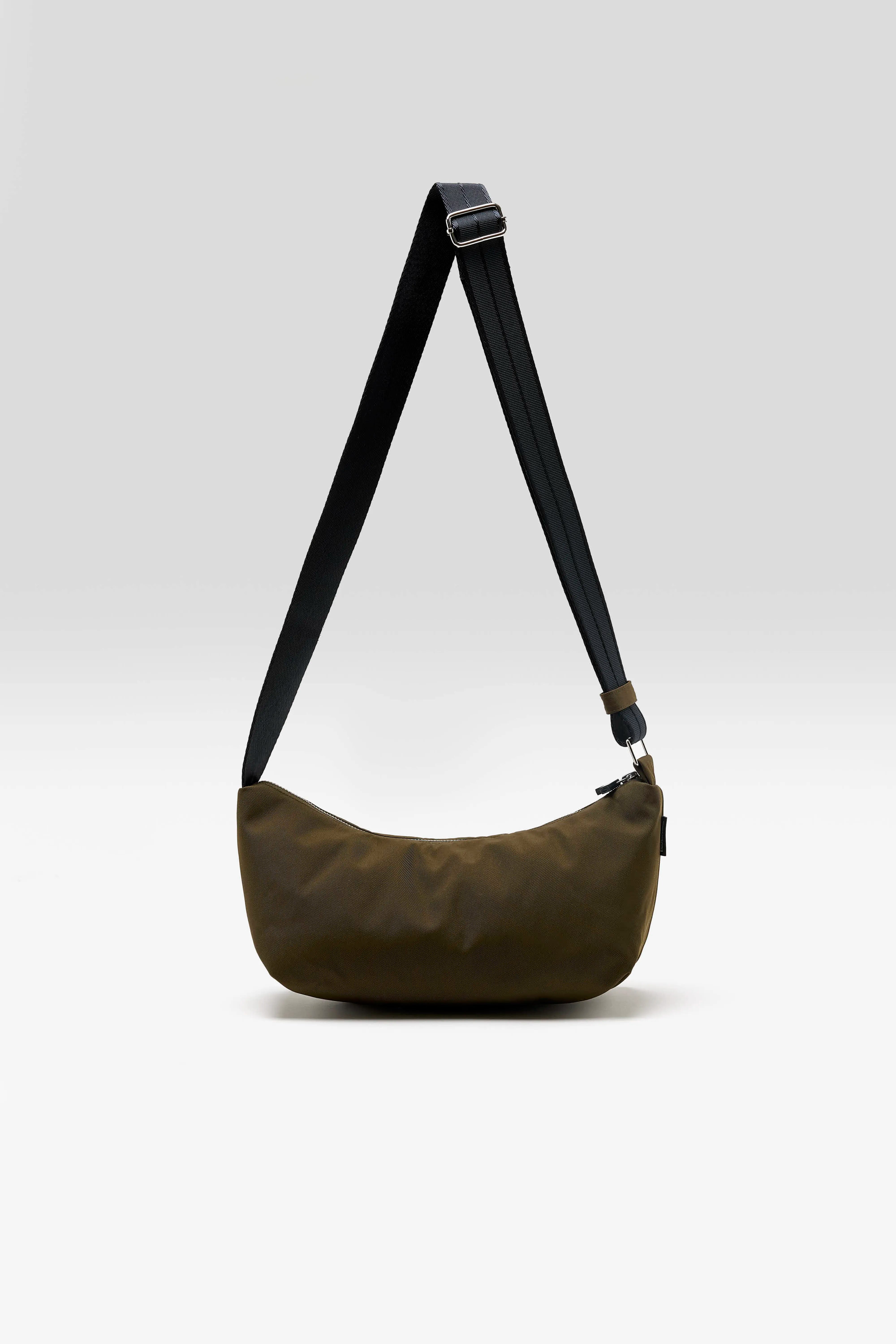 Hane sling bag (262 / W / CARBONE)