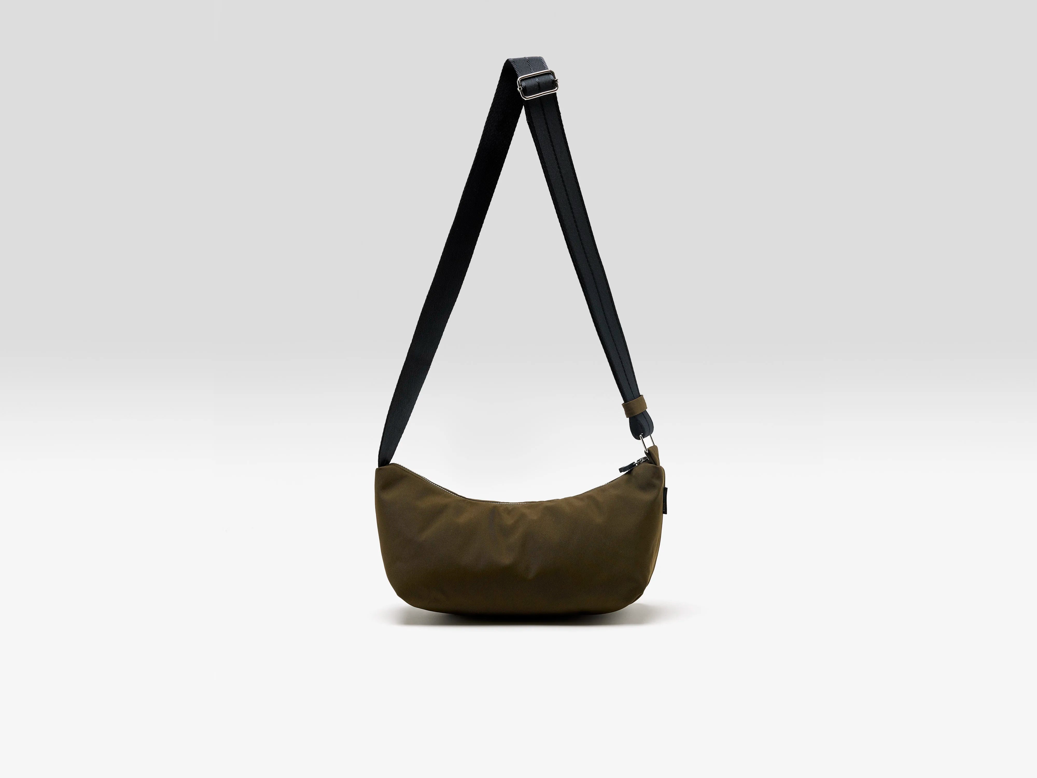 Hane sling bag (262 / W / CARBONE)