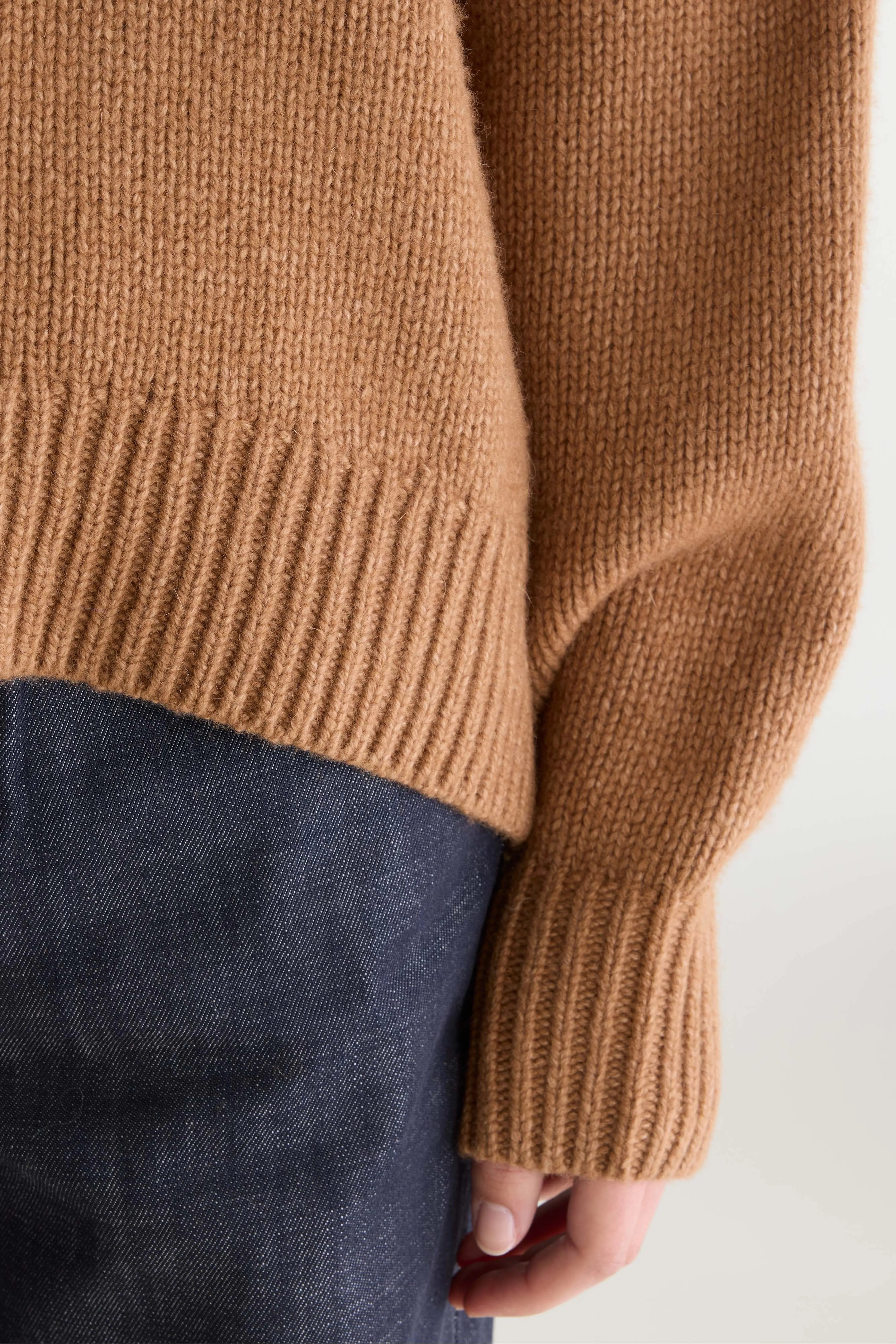 Amevy v-neck sweater (262 / W / MONK)