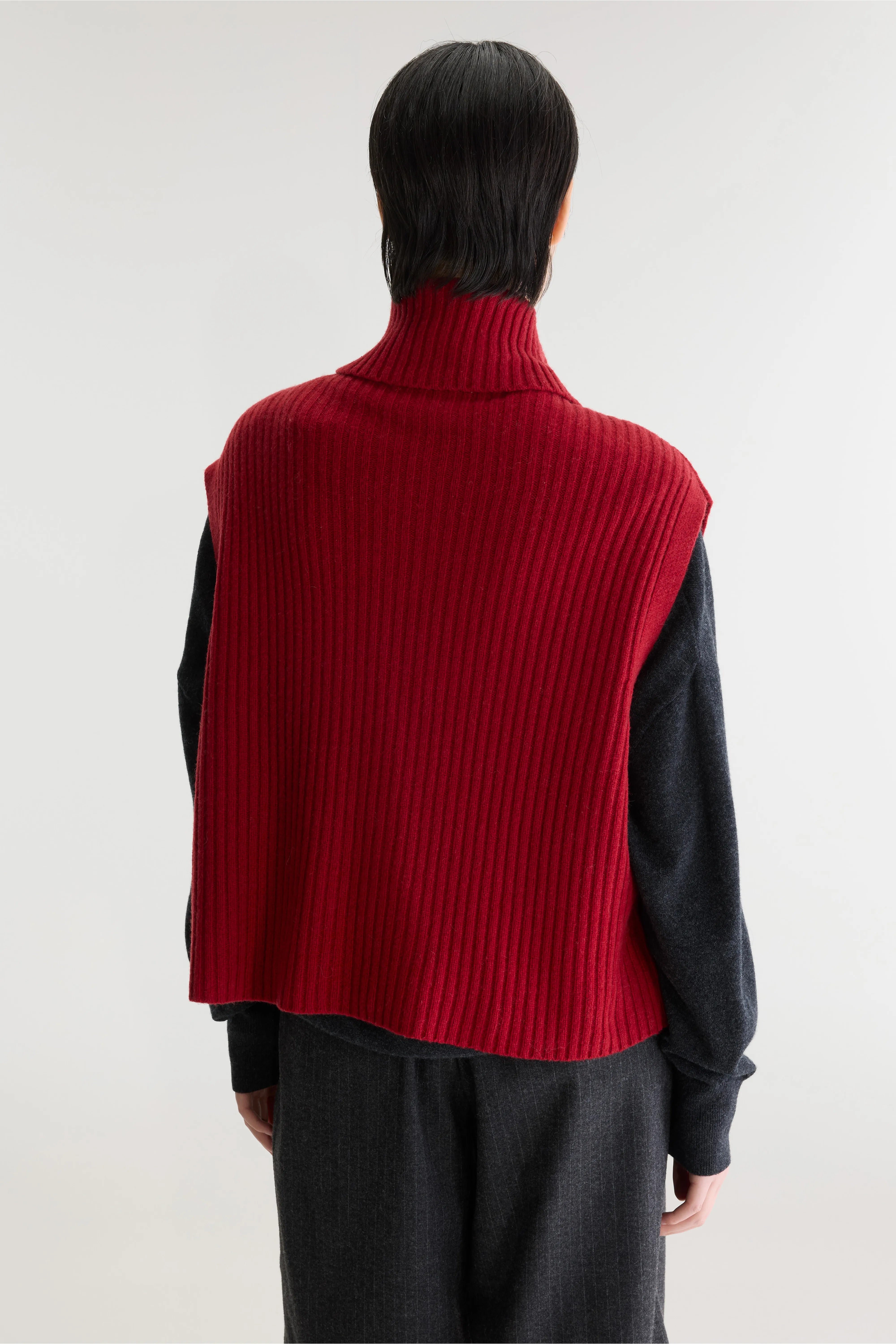 Amer mouwloze trui (262 / W / CRANBERRY)