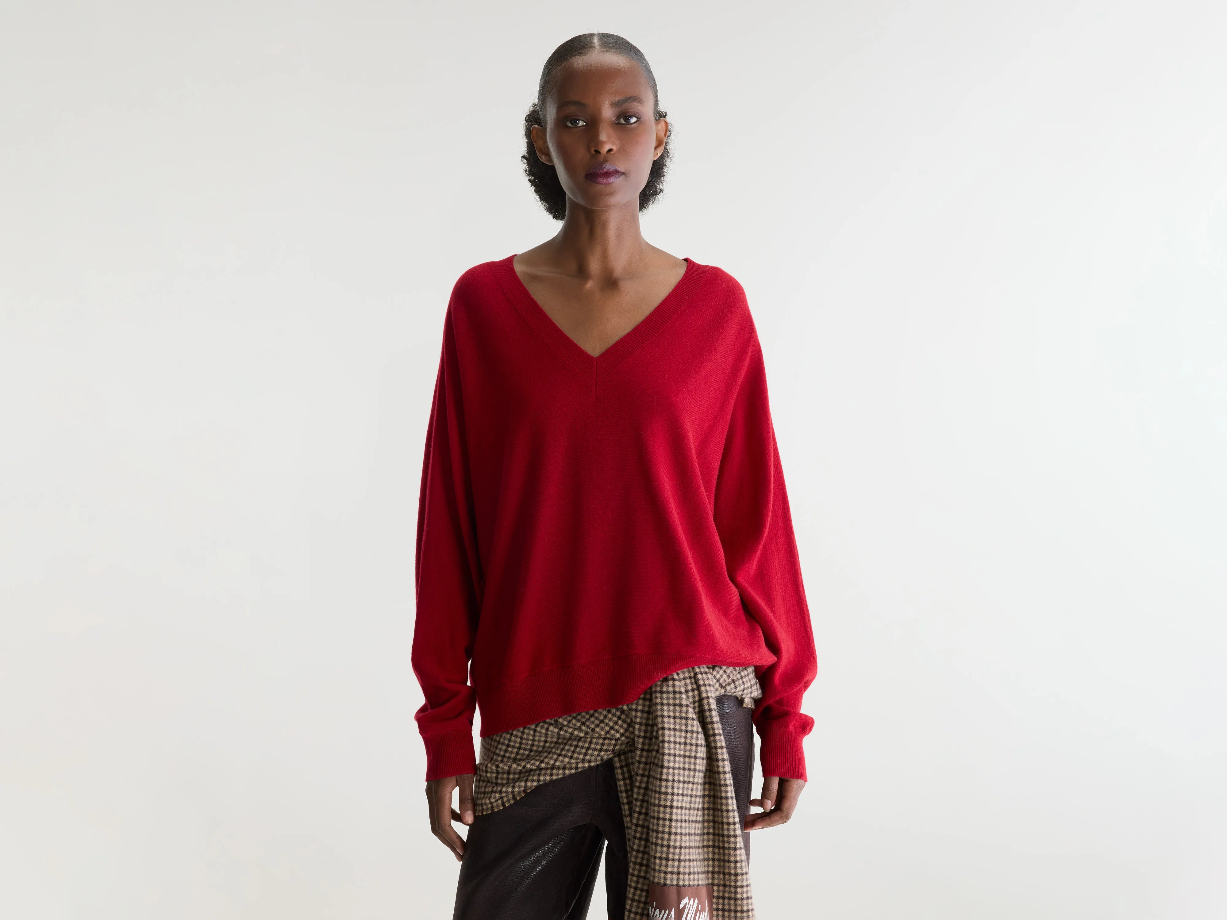 Sonev v-neck sweater (262 / W / CRANBERRY)