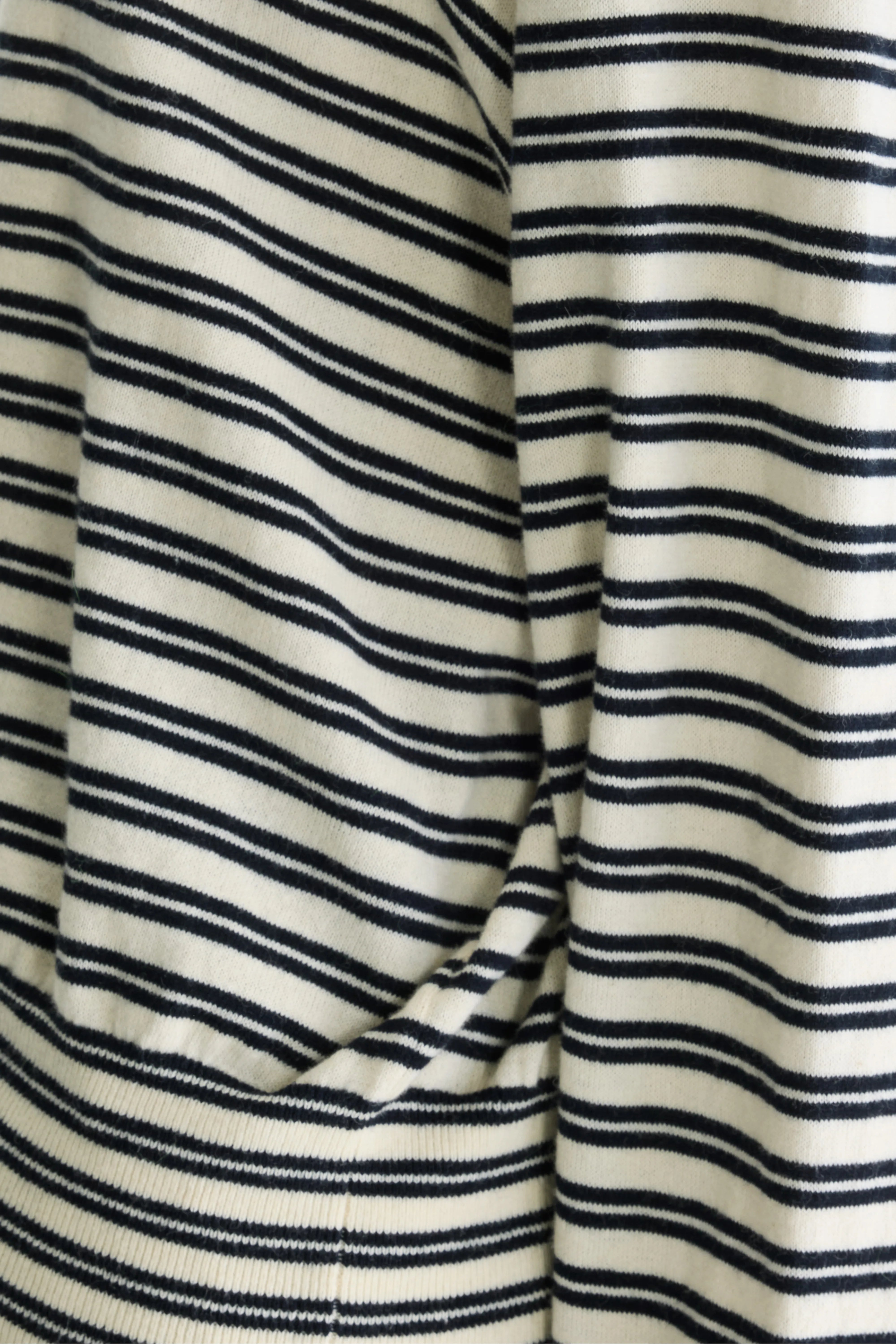 Gerhi relaxte sweater (262 / W / STRIPE A)