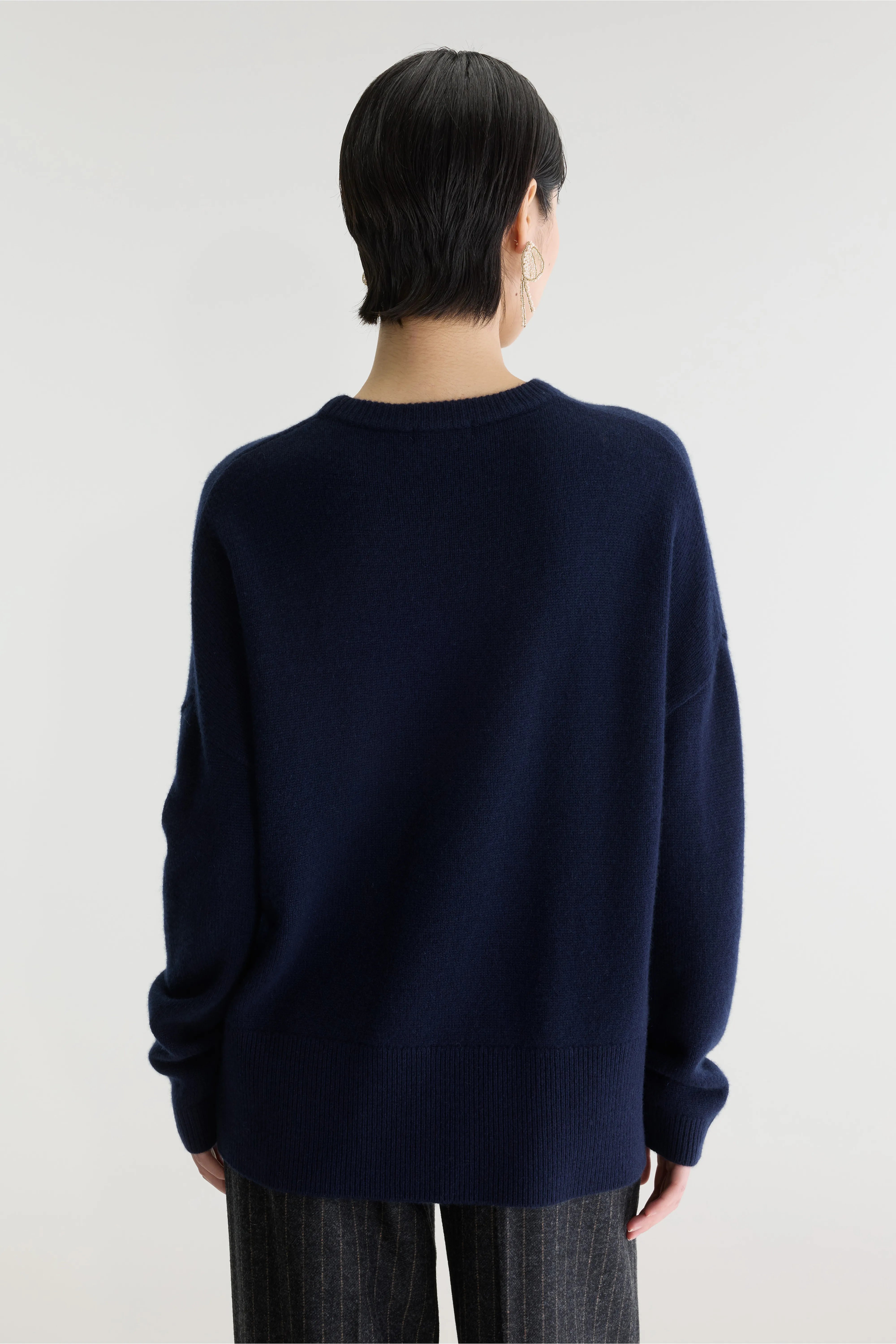 Syn crewneck cashmere sweater (262 / W / NAVY)