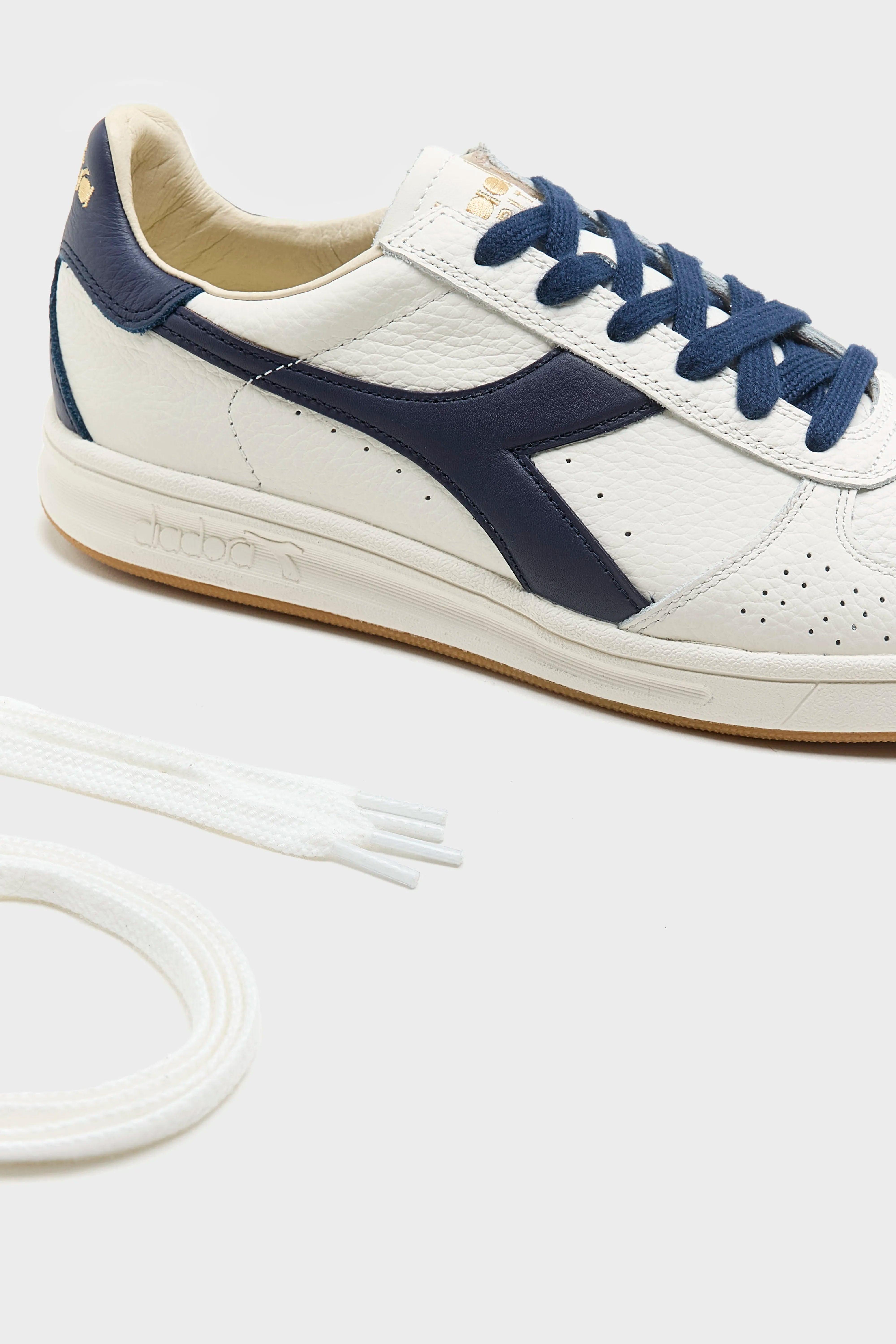 B. Elite Domino for Men (261 / M / MIDNIGHT)