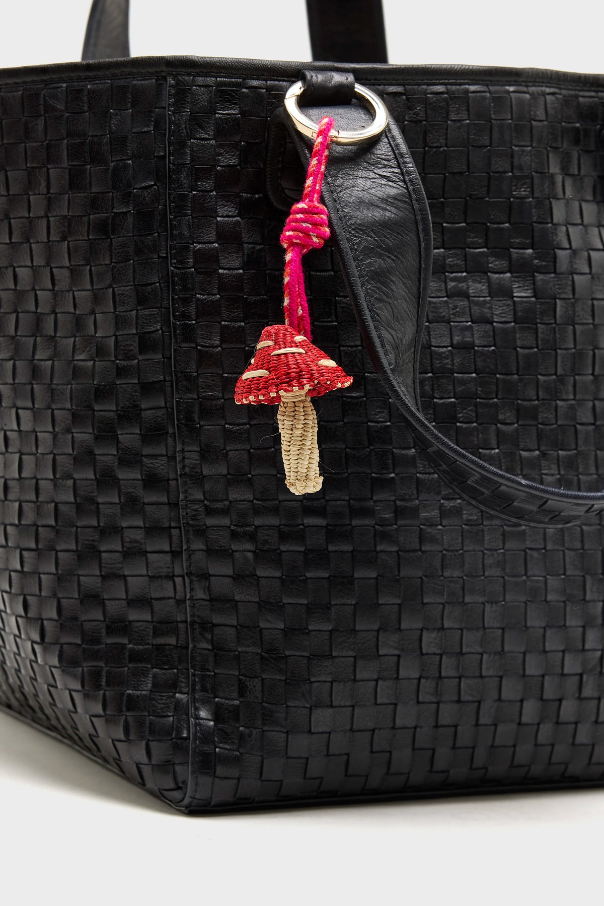 Iraca Mushroom Charm (262 / W / RED)