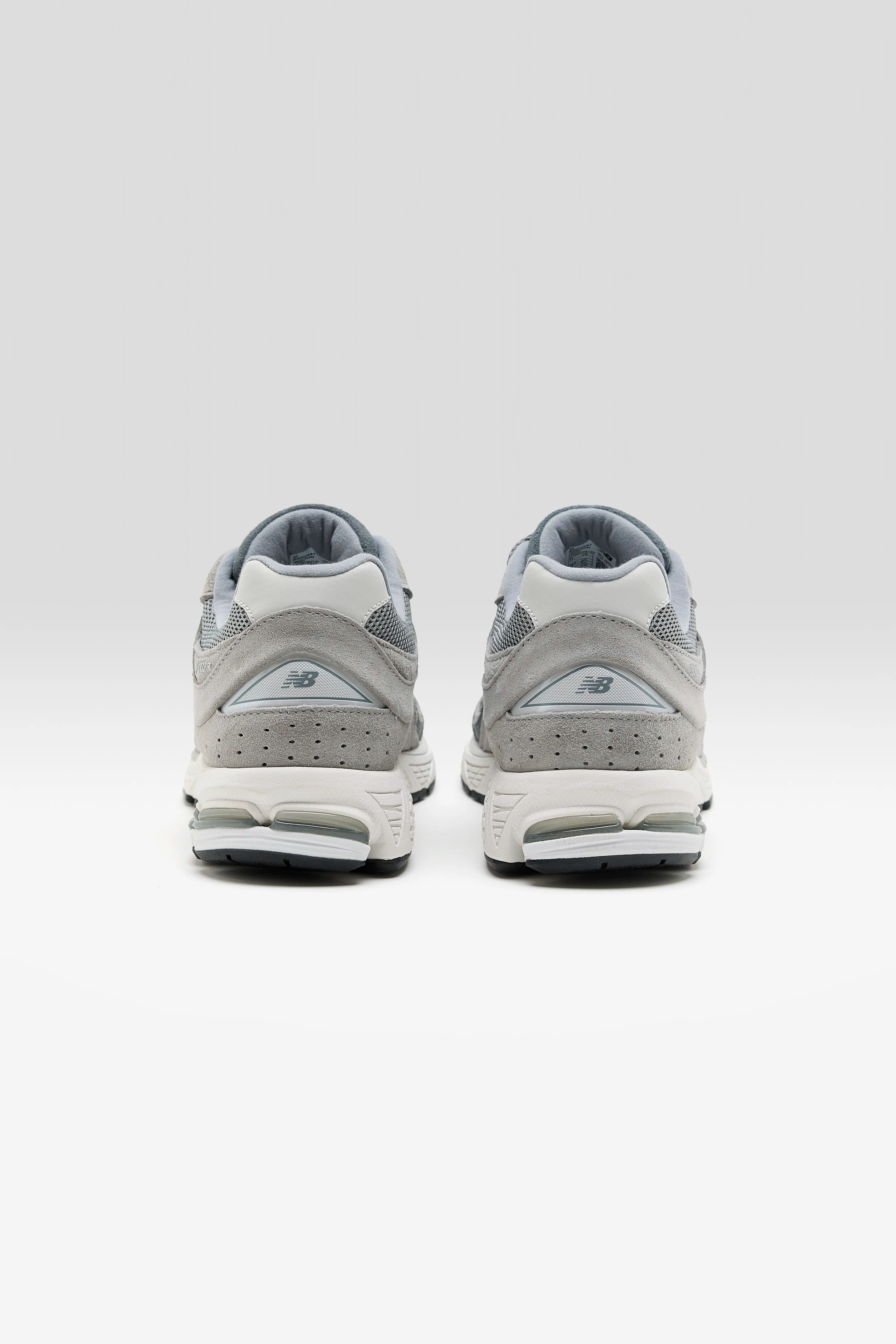 2002R voor heren (242 / M / GREY)