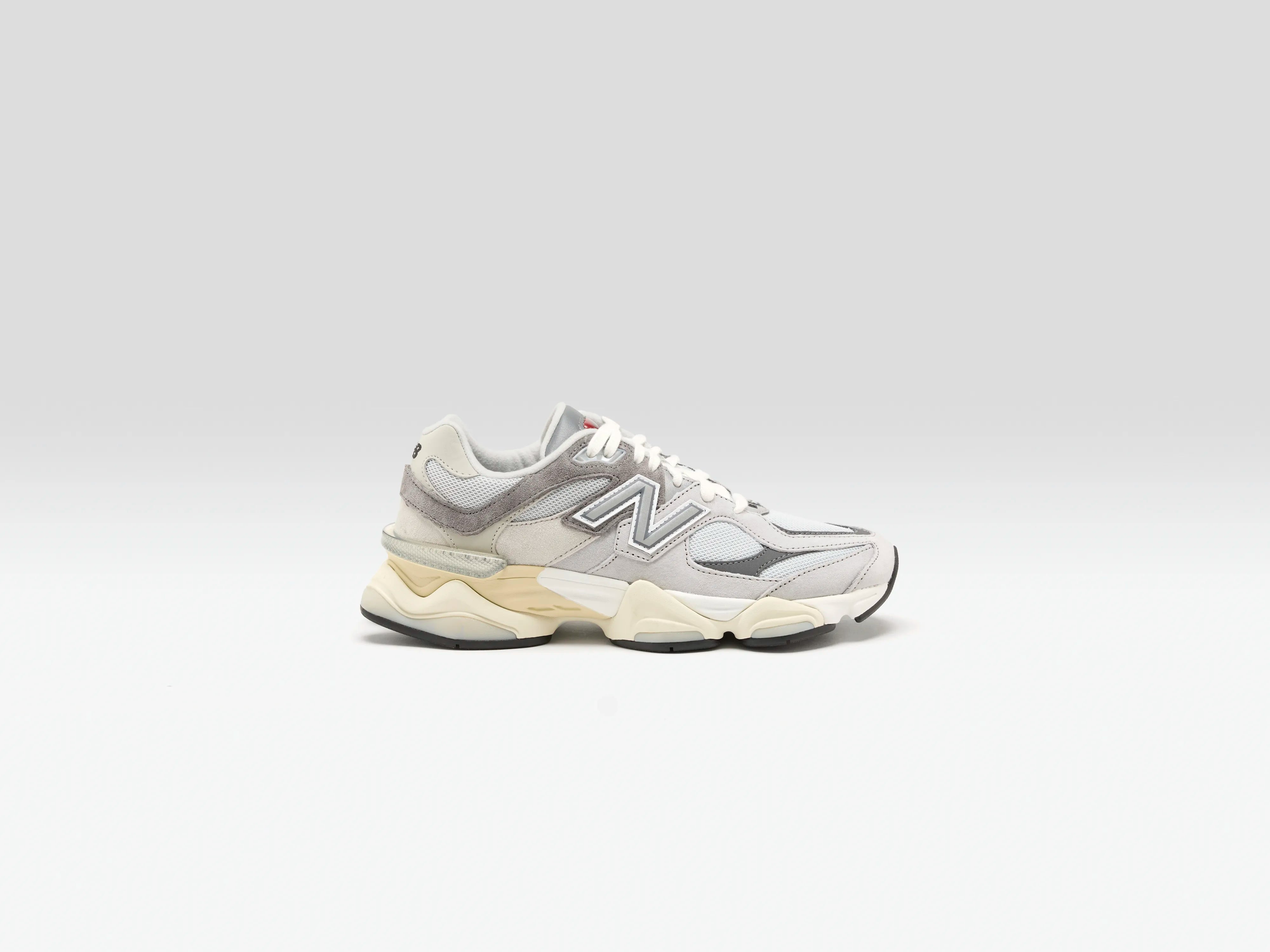 9060 pour Femme (241 / W / BROWN)