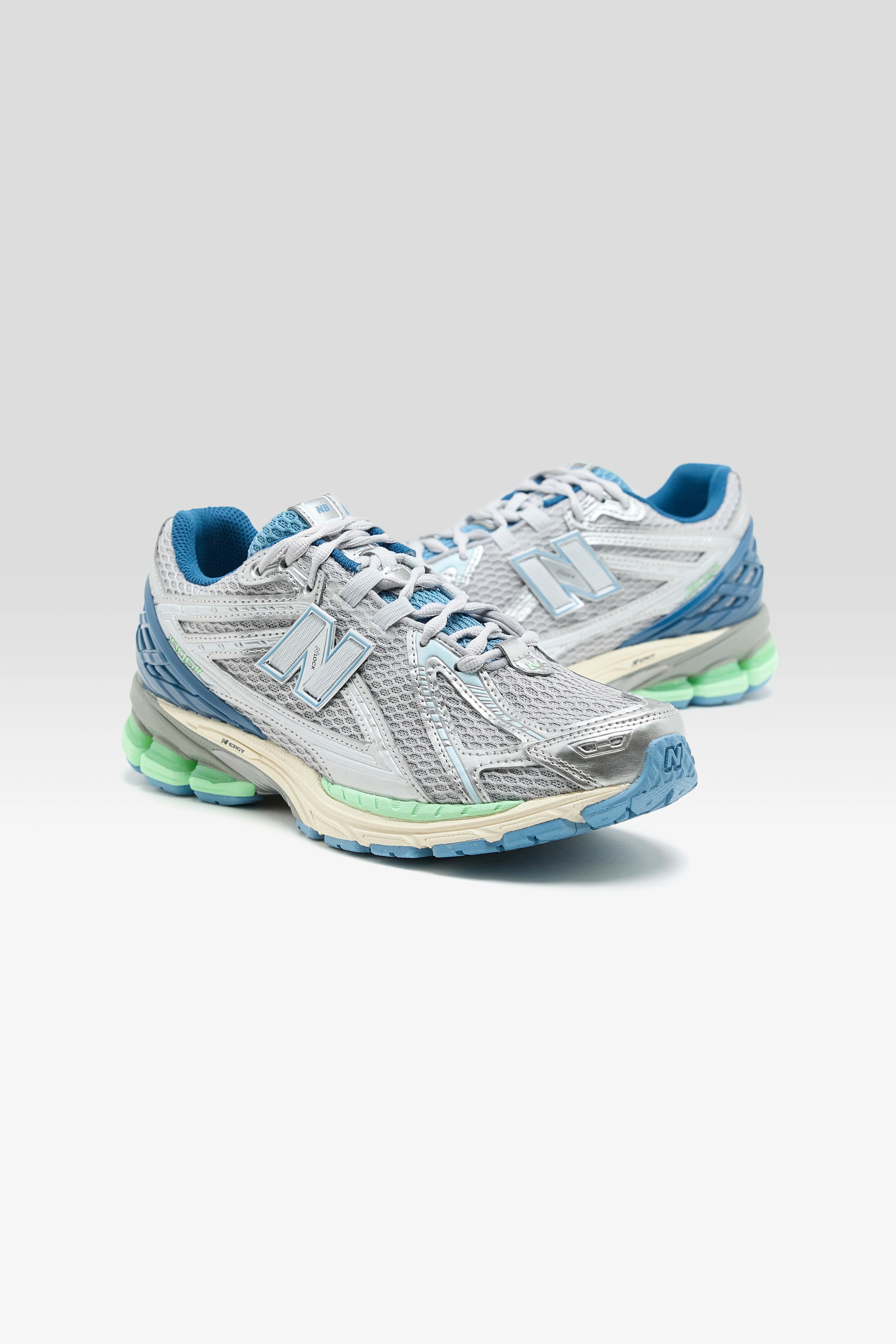 1906R pour Hommes (252 / M / SILVER)