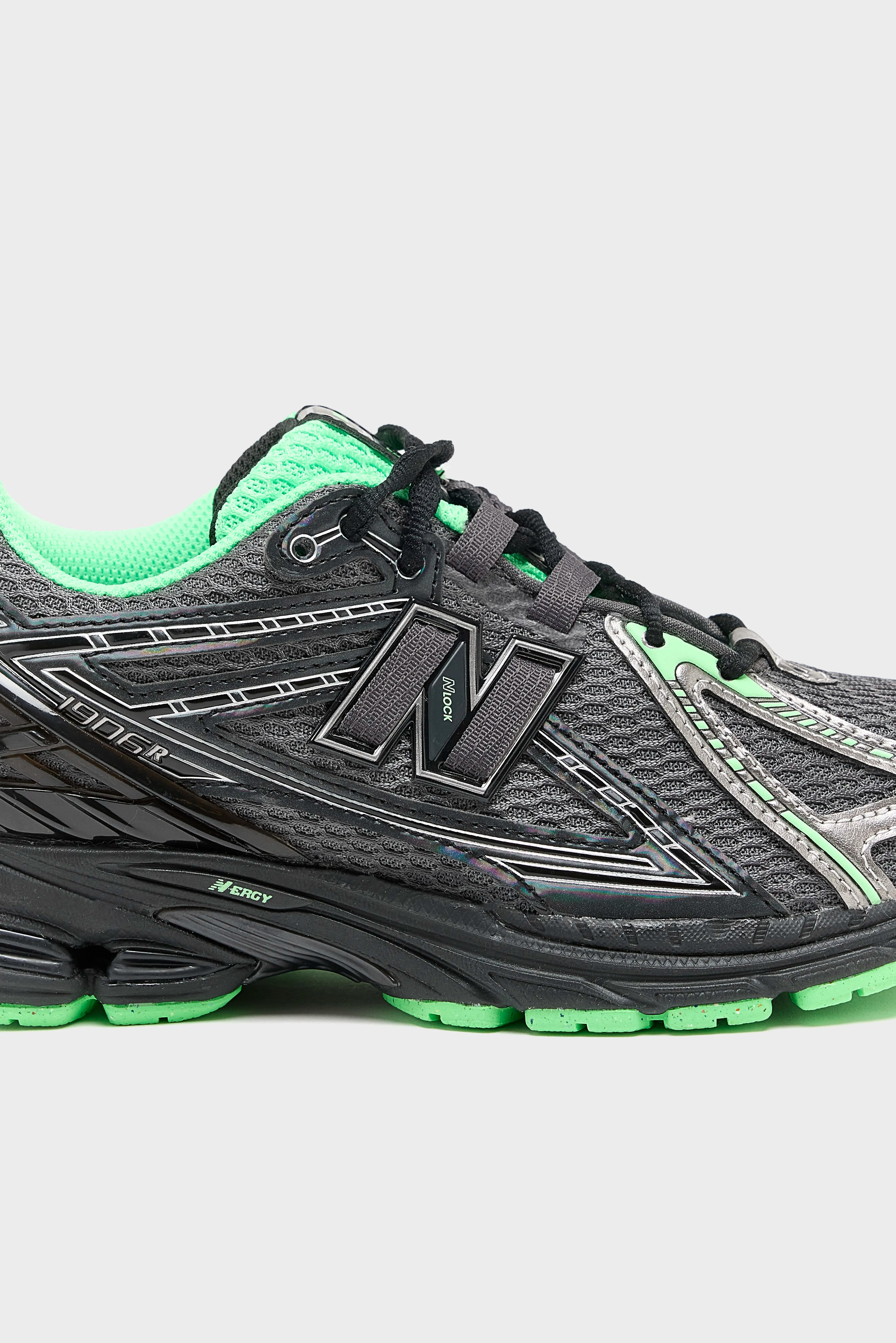 1906R for Women  (252 / W / BLACK)