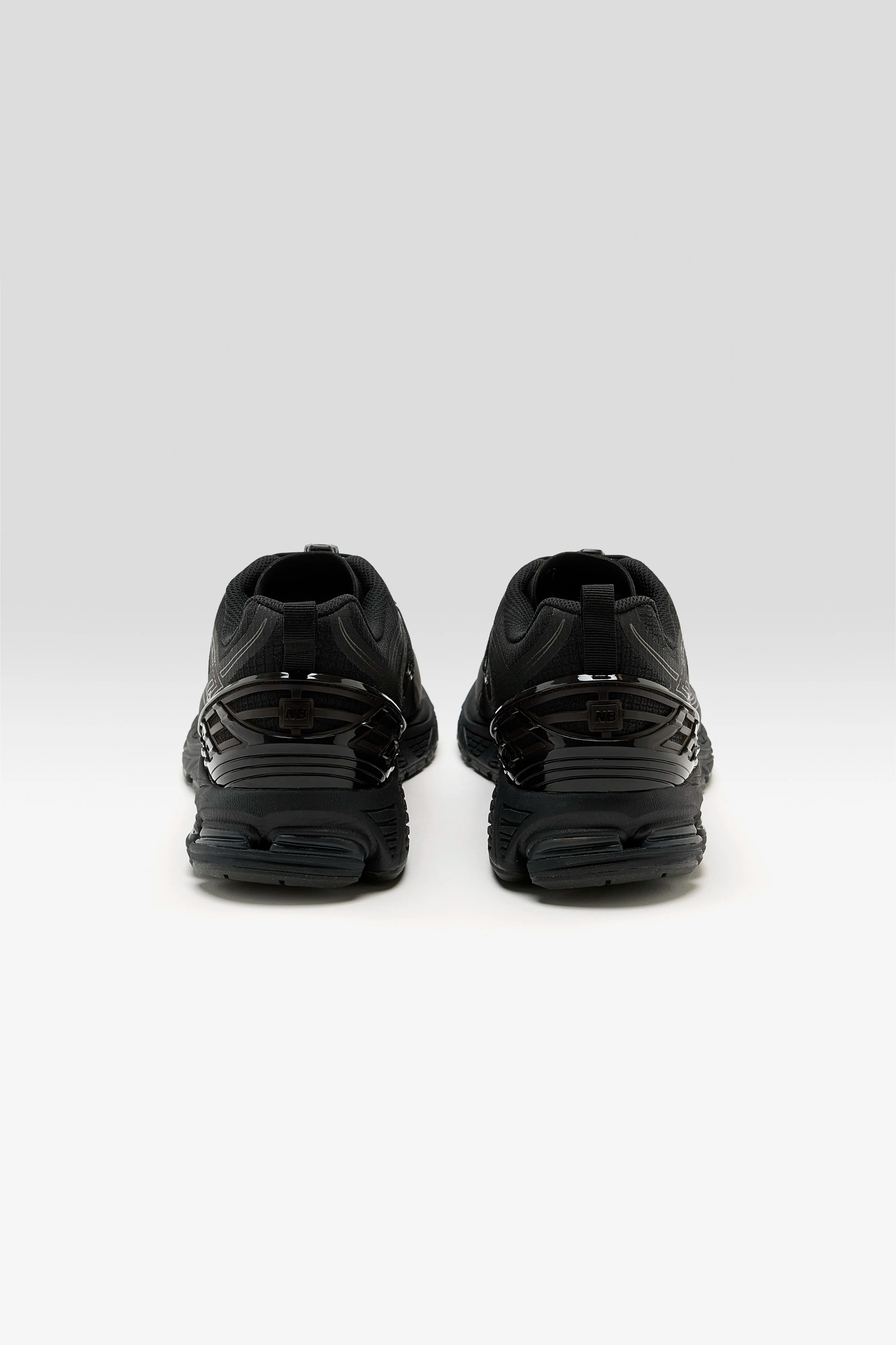 1906R for Men  (252 / M / BLACK)