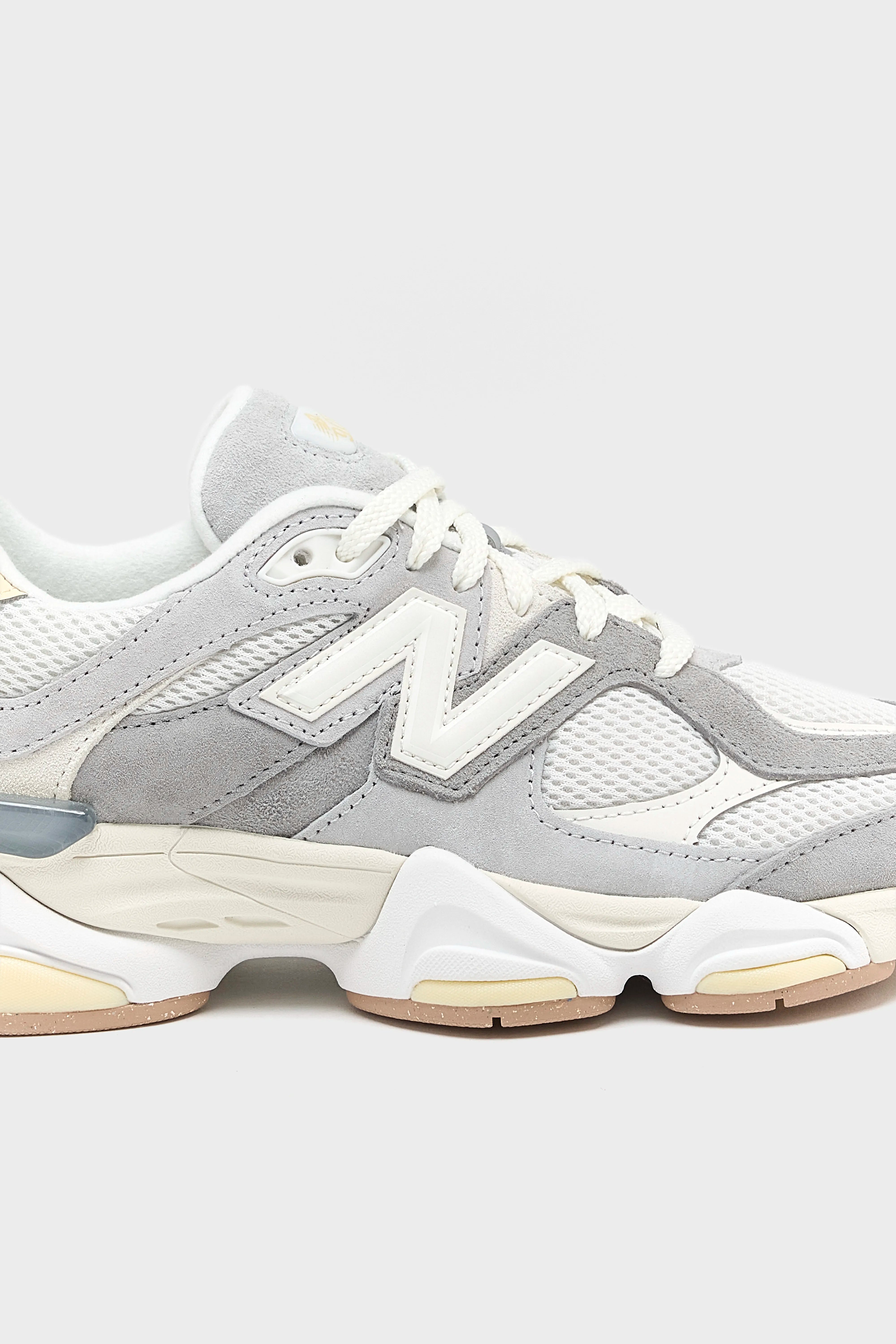 9060 pour Femmes (252 / W / GREY)