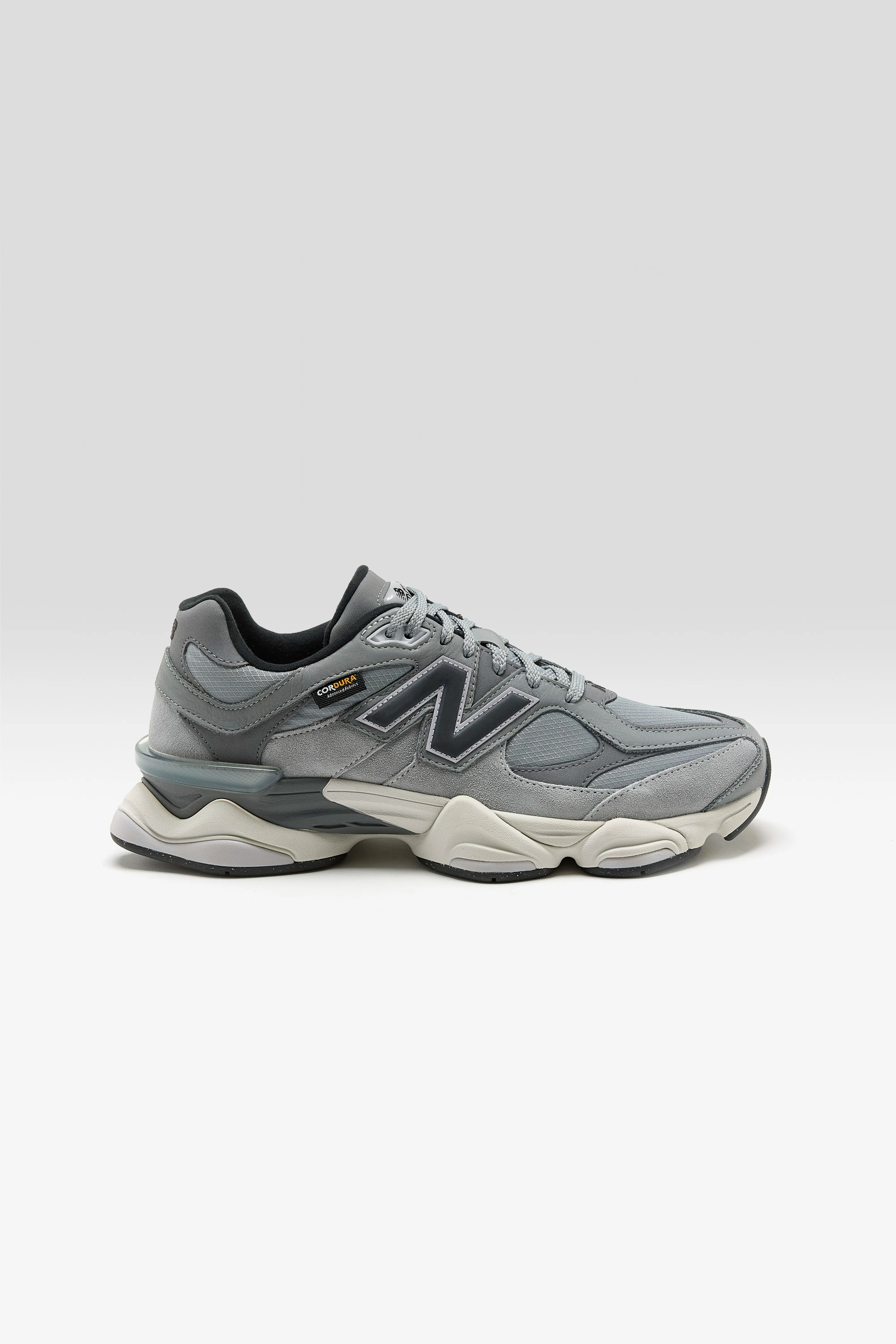 9060 pour hommes (252 / M / GREY)