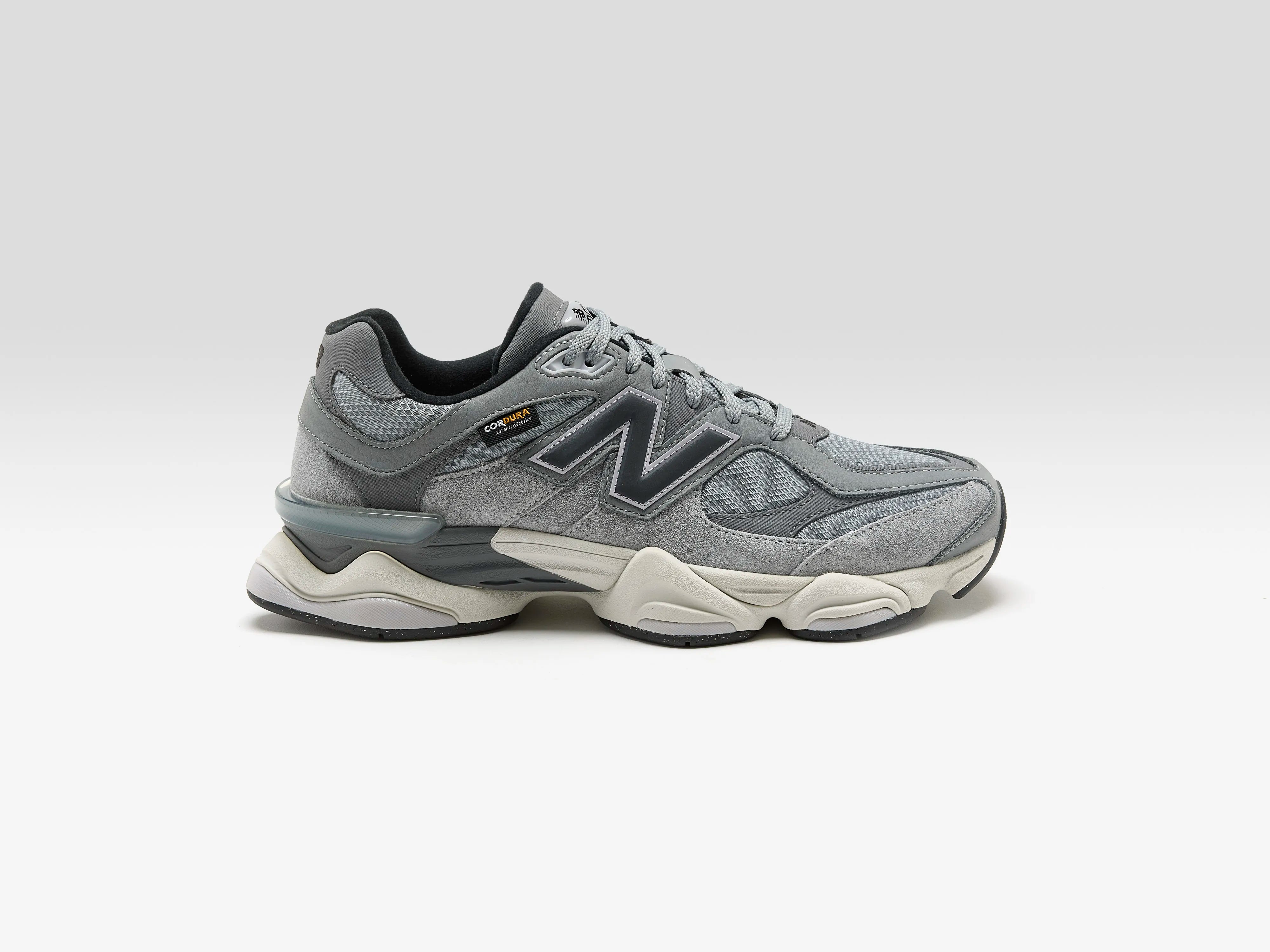 9060 for Men (252 / M / GREY)