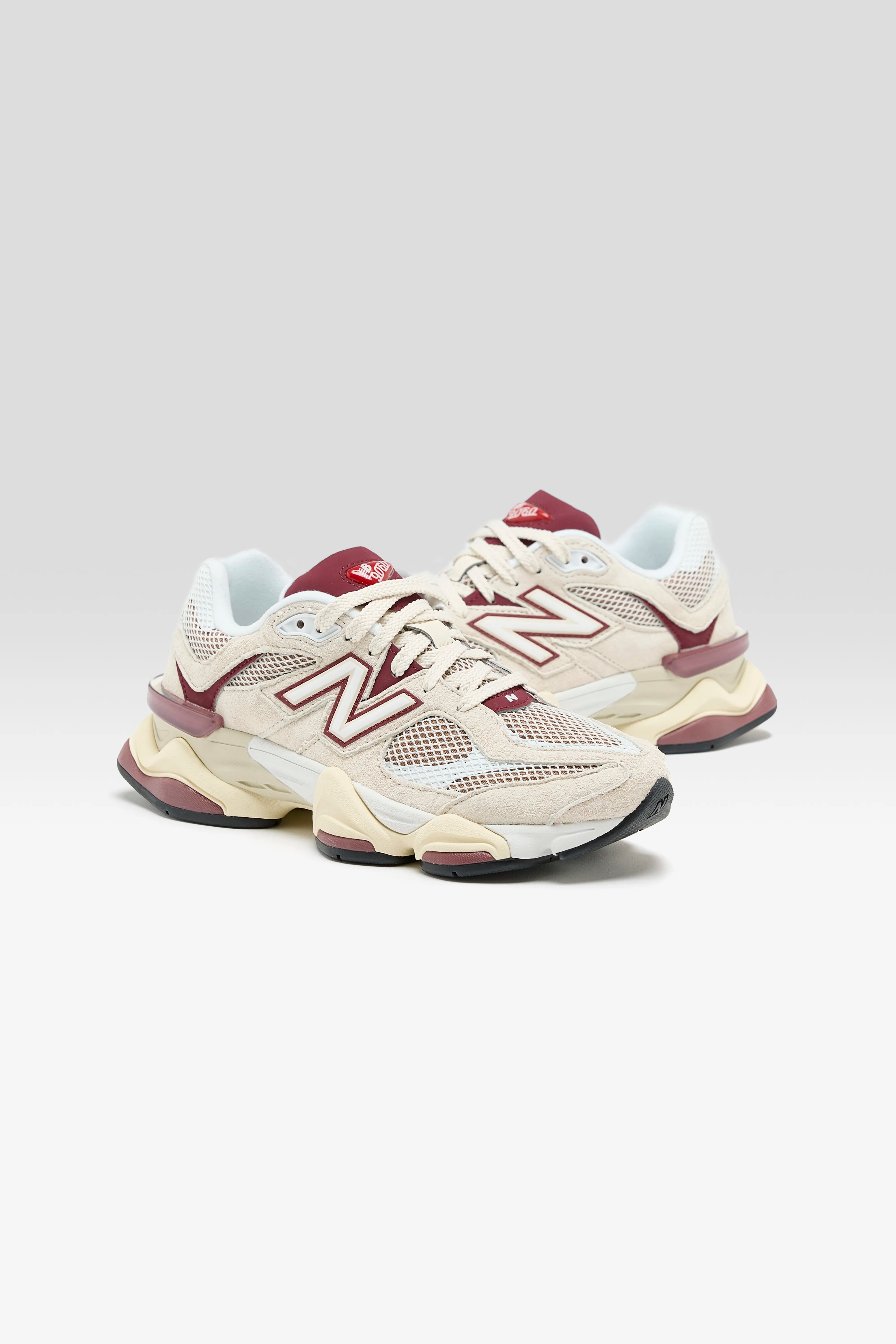 9060 for Women (252 / W / RED)