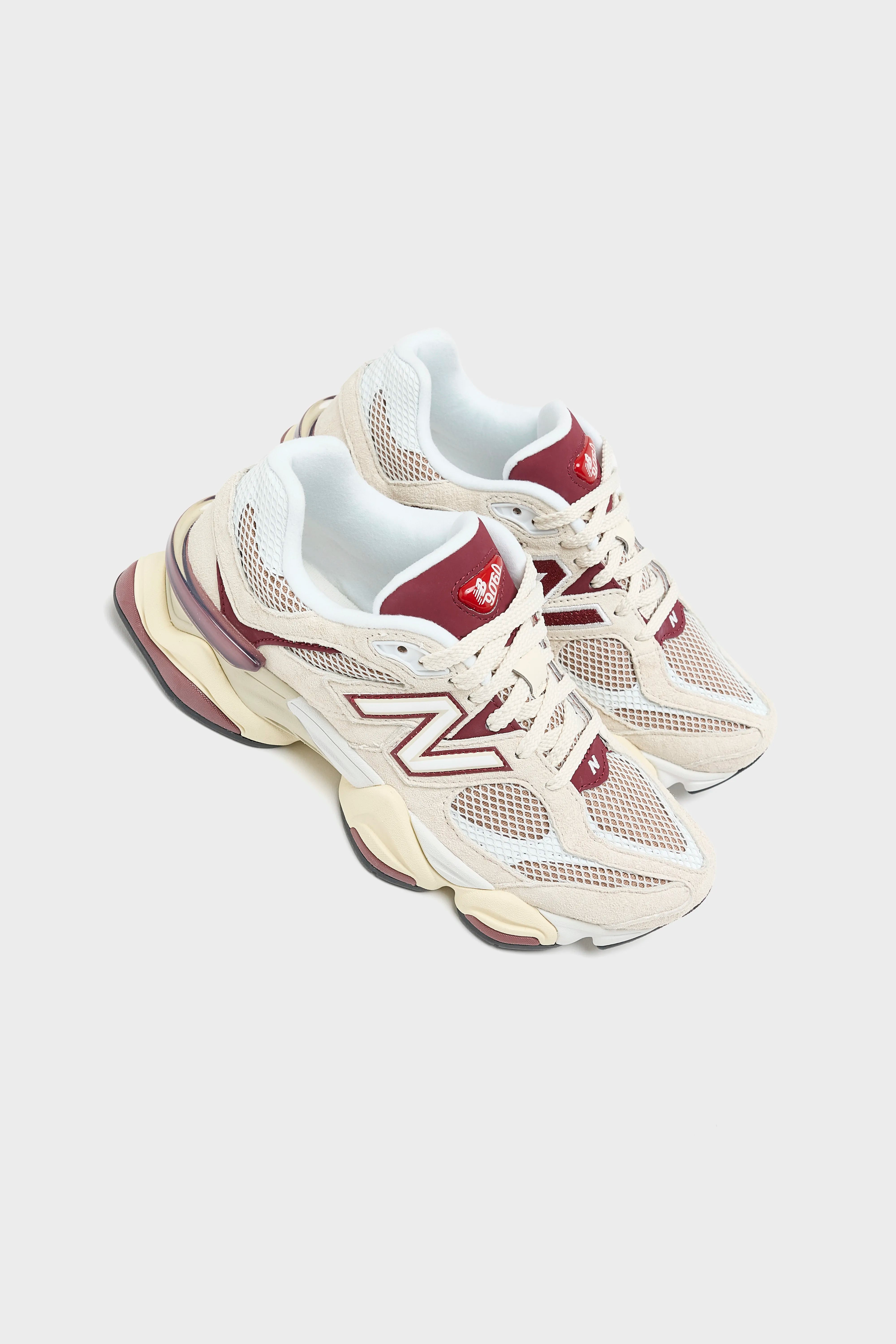 9060 for Women (252 / W / RED)