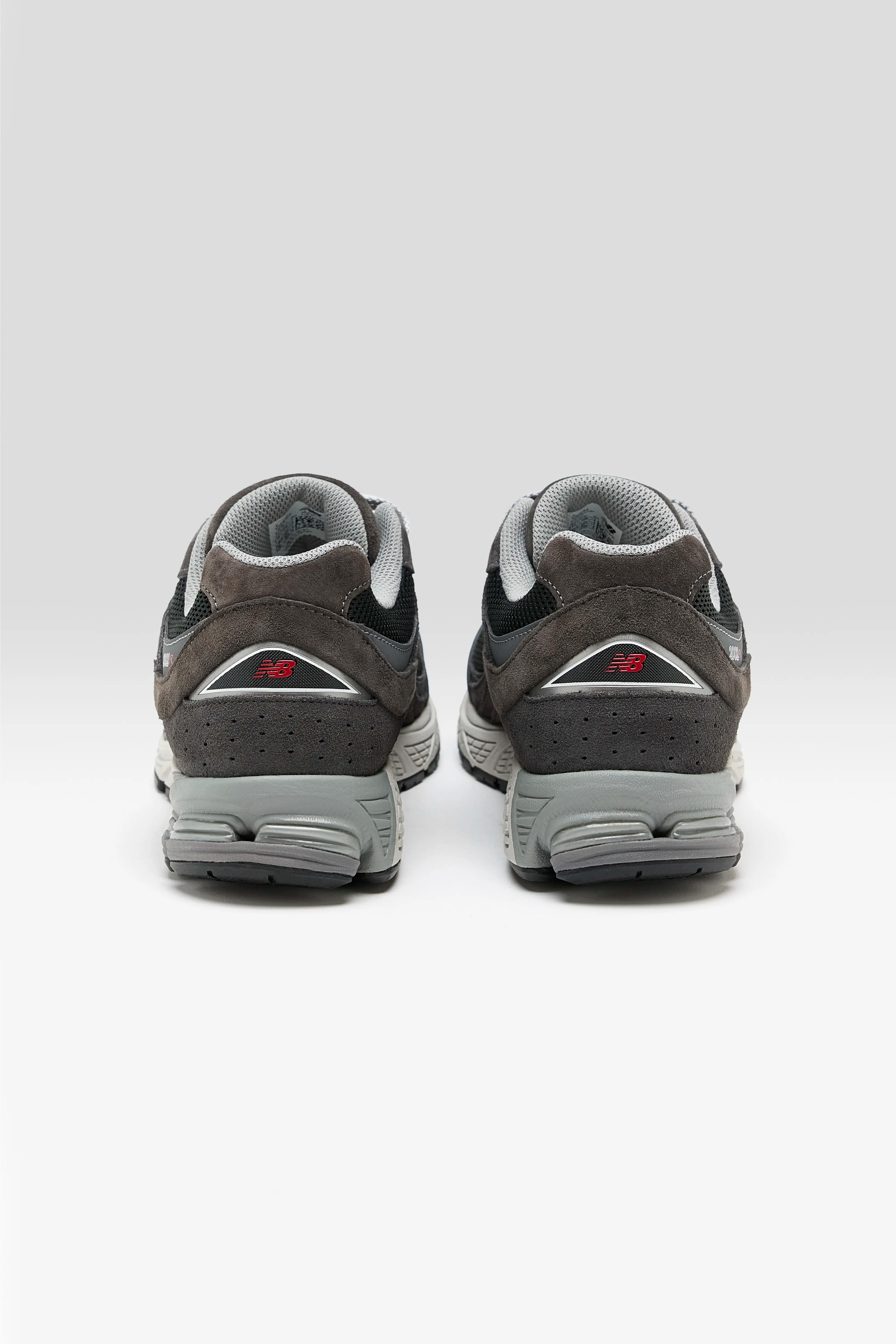 2002R voor Mannen (252 / M / BLACK)