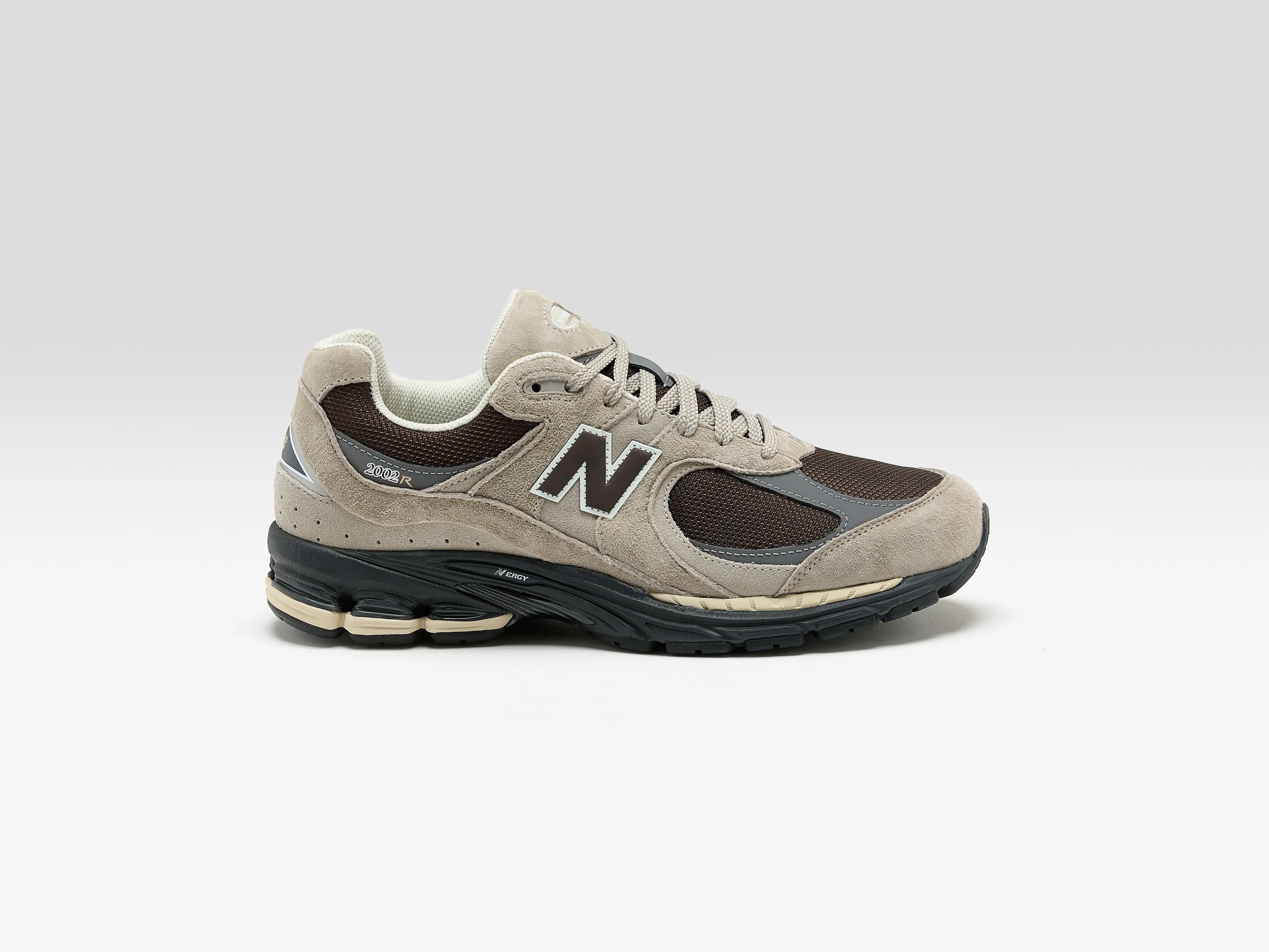 2002R voor Mannen (252 / M / BEIGE)