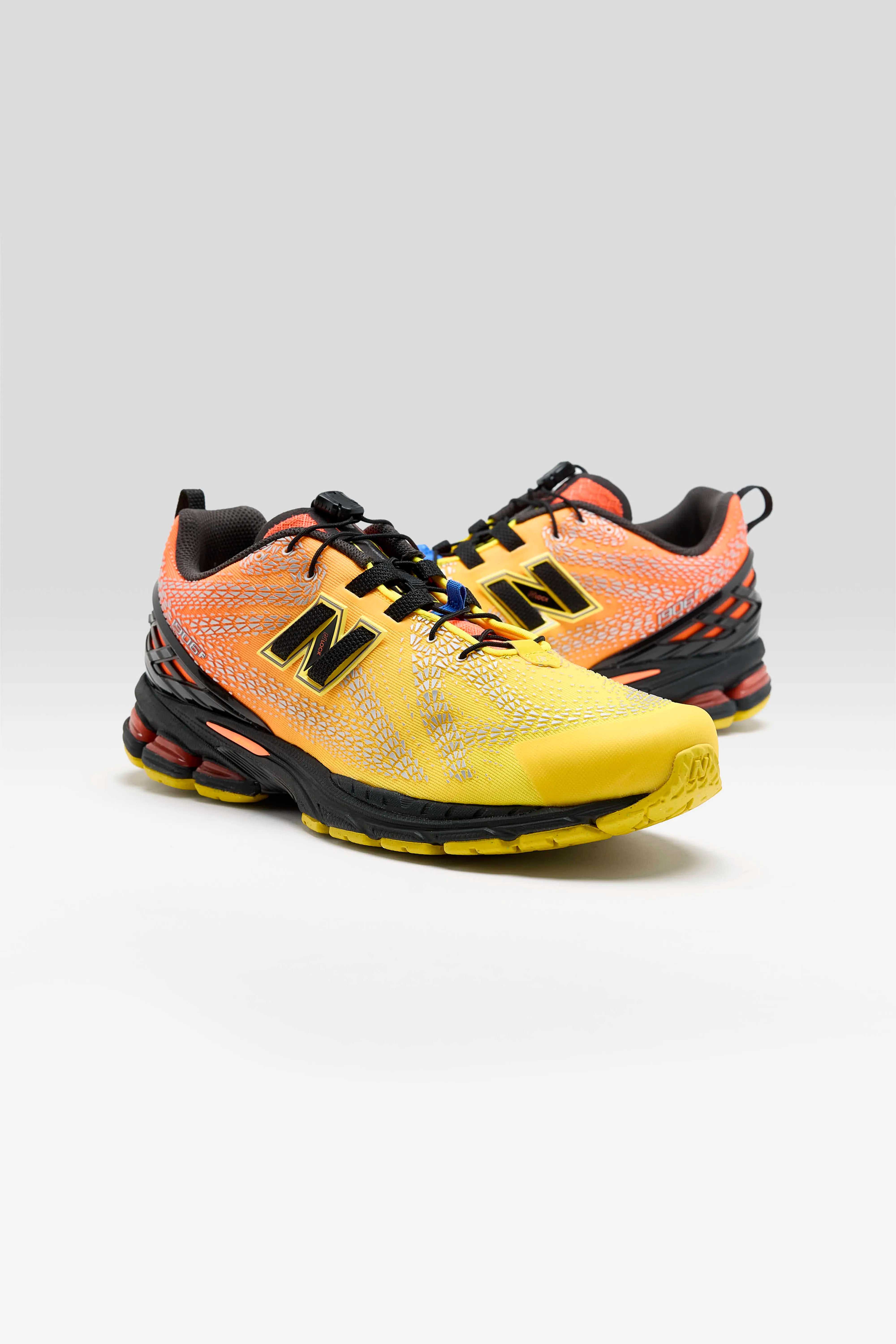 1906F for Men (261 / M / ORANGE FLUO)