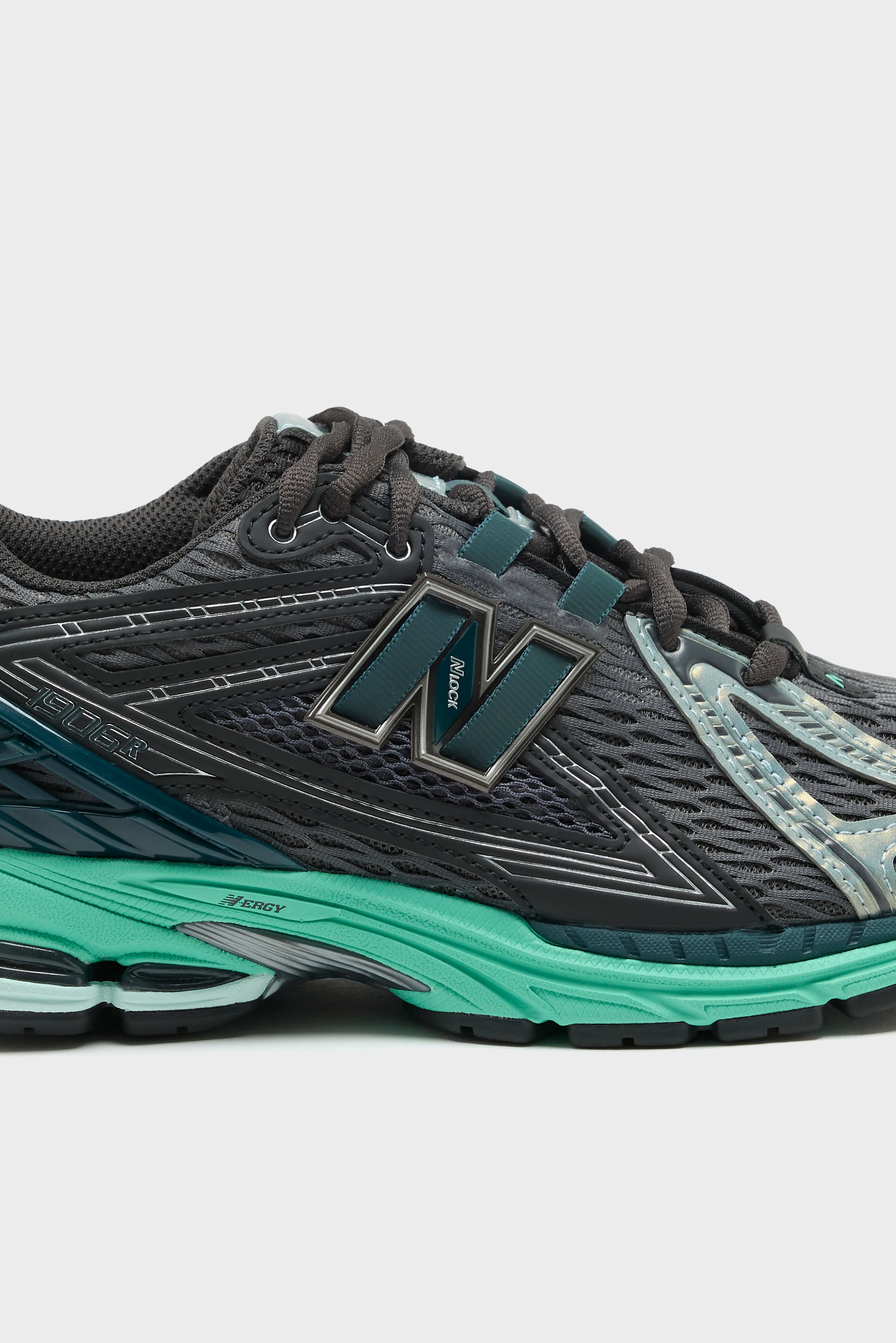 1906R pour Femmes (261 / W / BLACK)