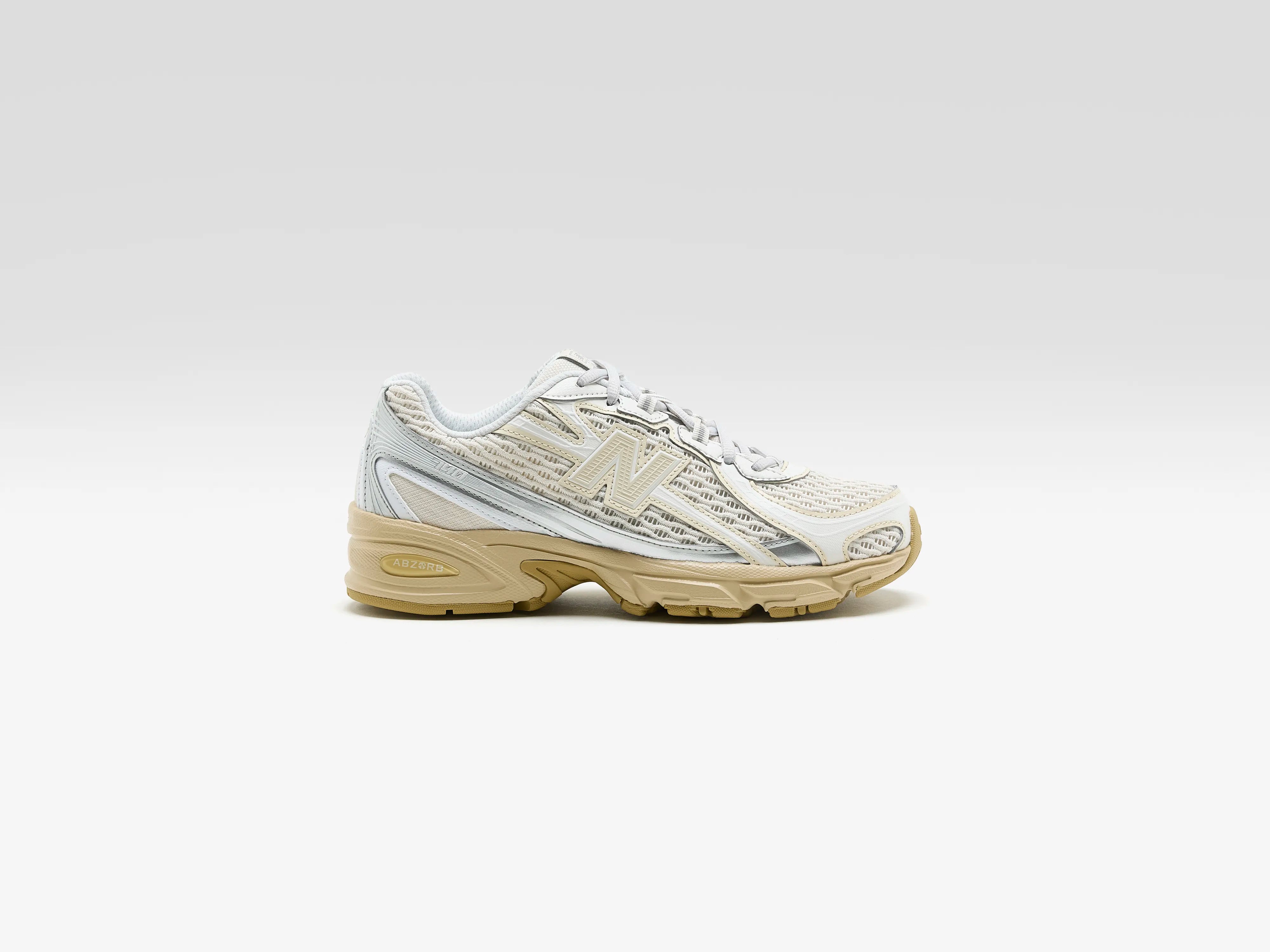 740 pour Femme (261 / W / OFF WHITE)