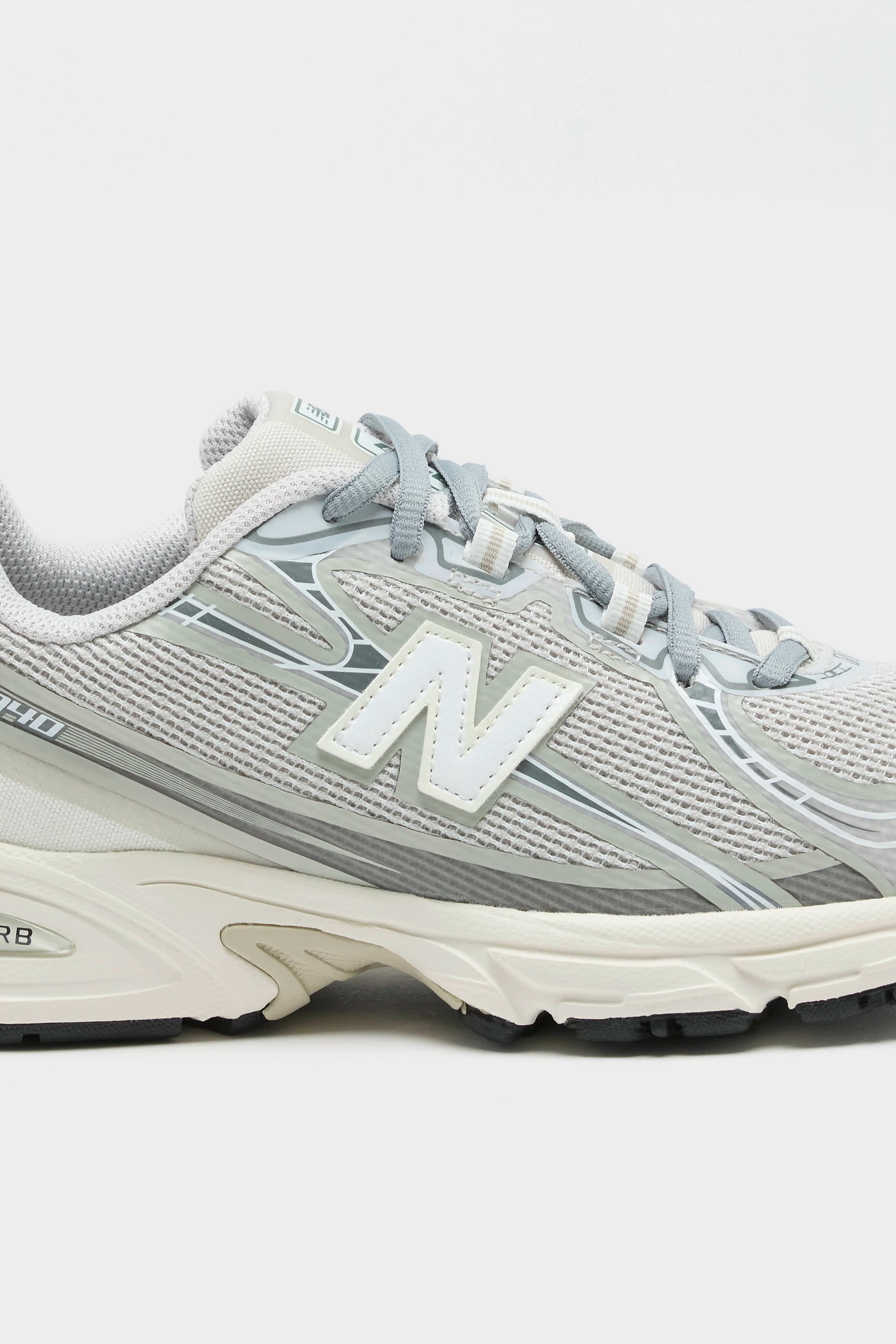 740N pour Femmes (261 / W / GREY)