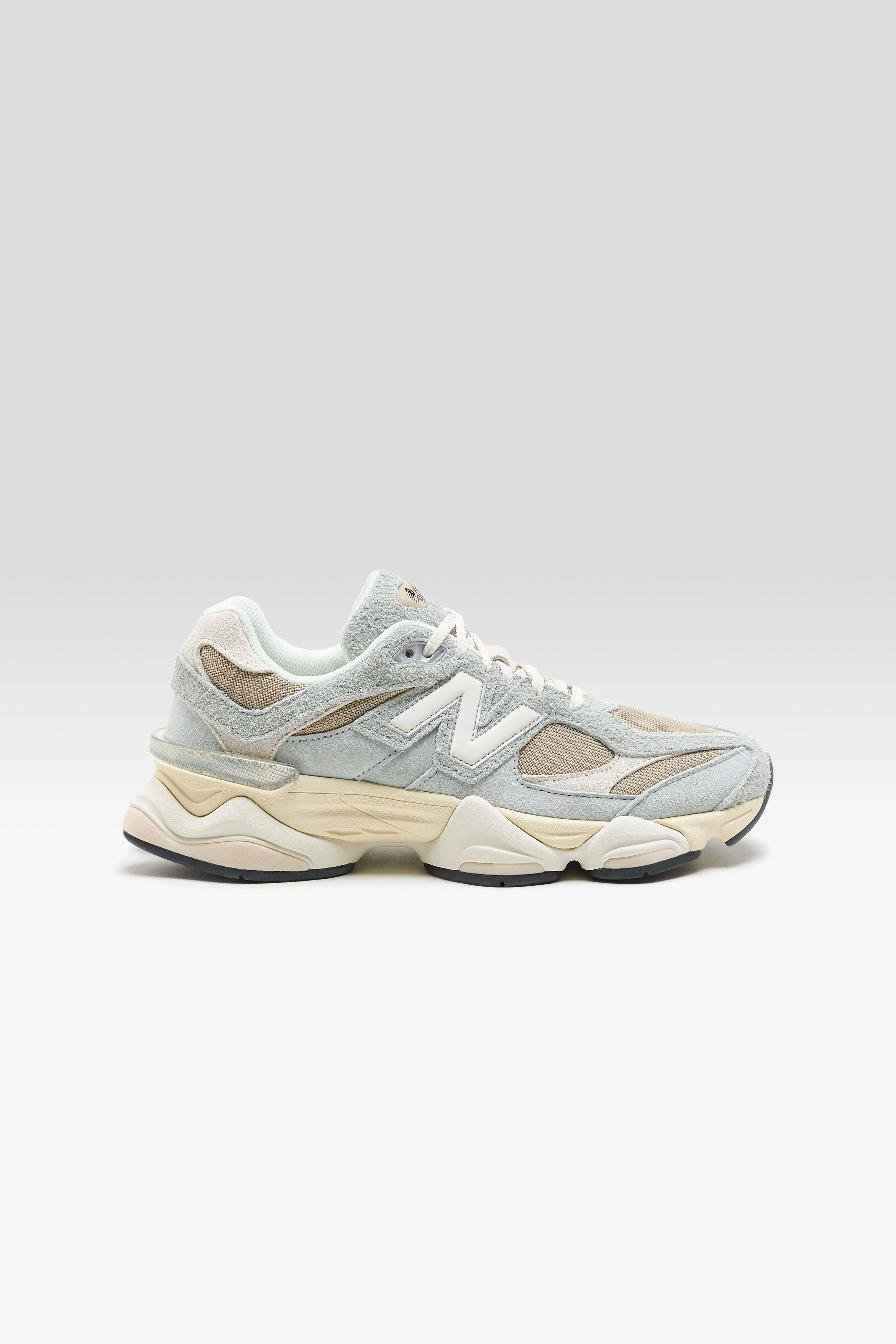 9060 pour Homme (261 / M / GREY)