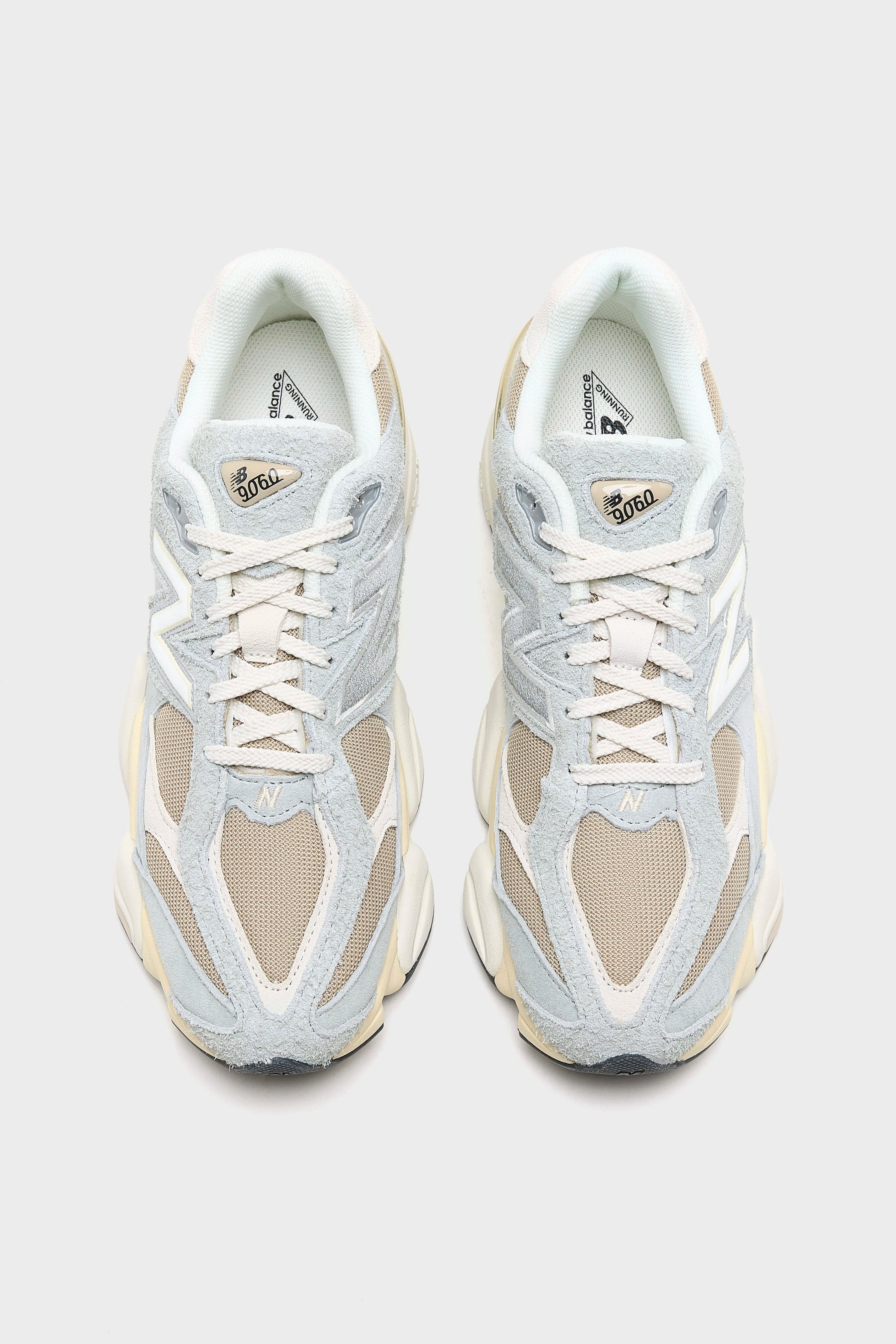 9060 for Men (261 / M / GREY)