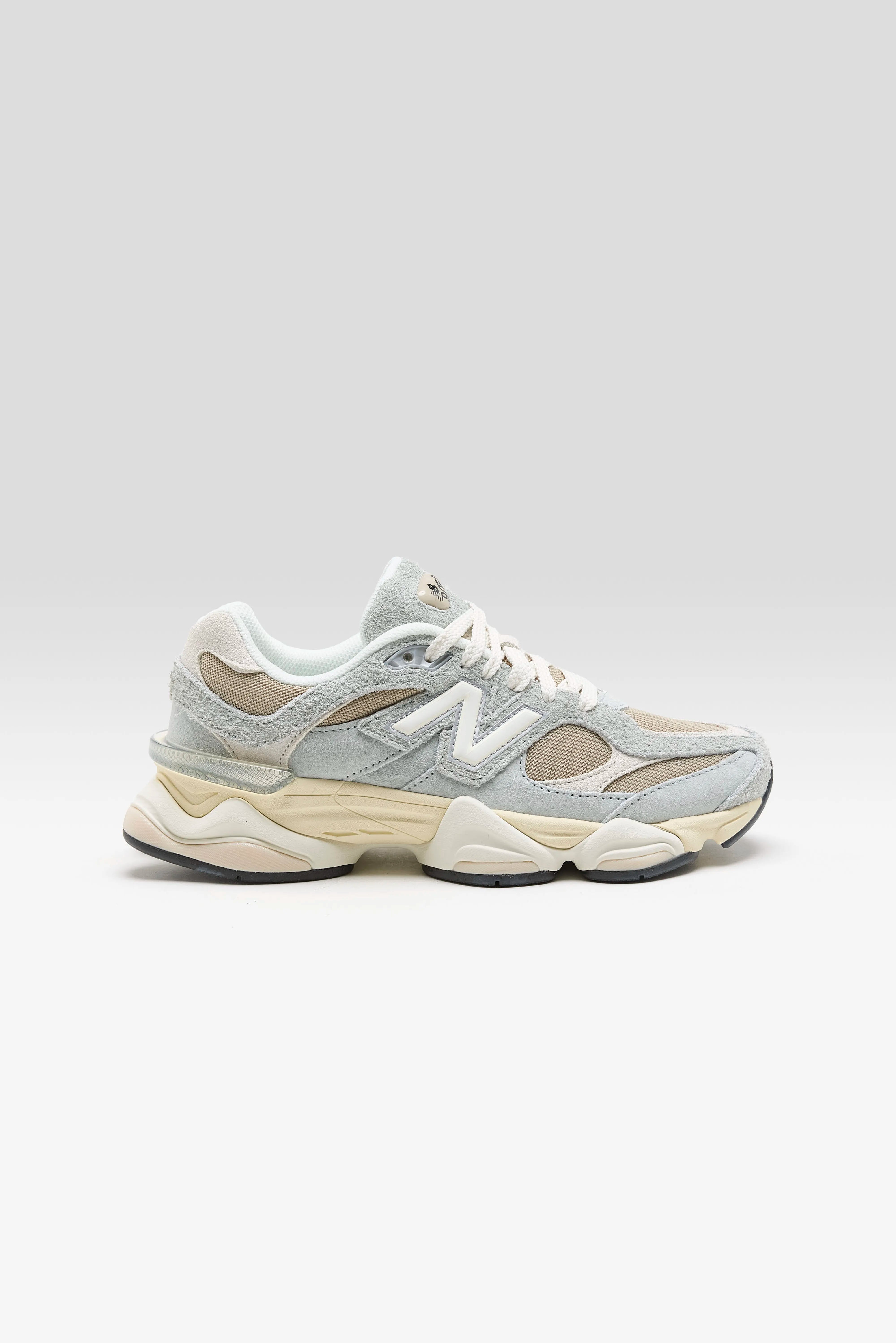 9060 for Women (261 / W / SALT)