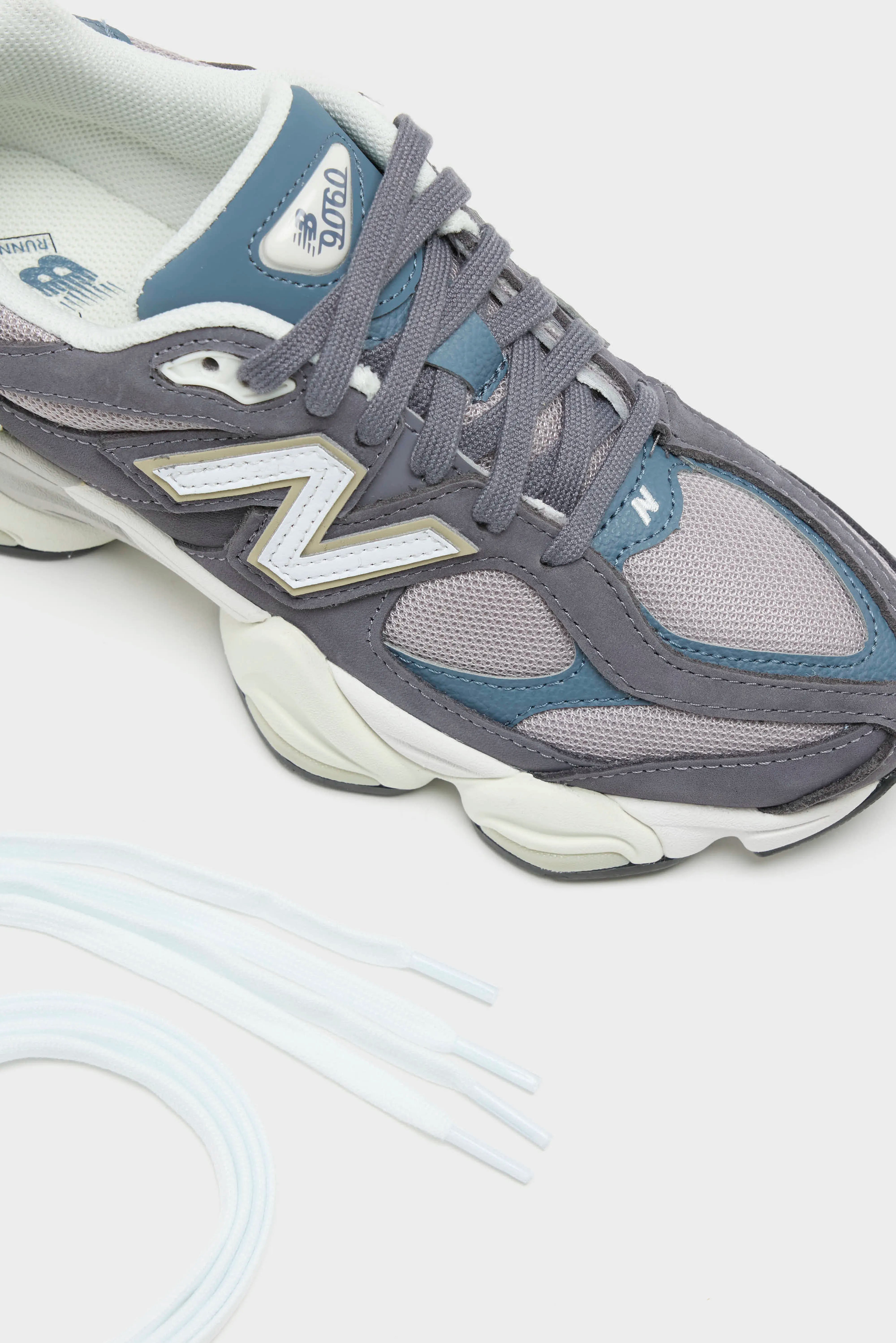 9060 voor dames (261 / W / NIGHT SHADOW)