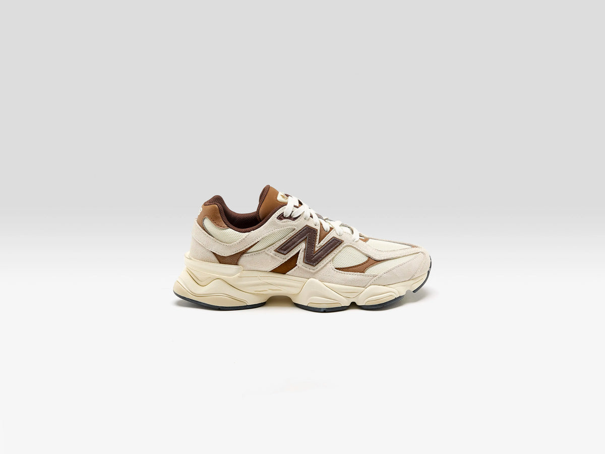 New Balance 9060 for Men (262 / M / BROWN)