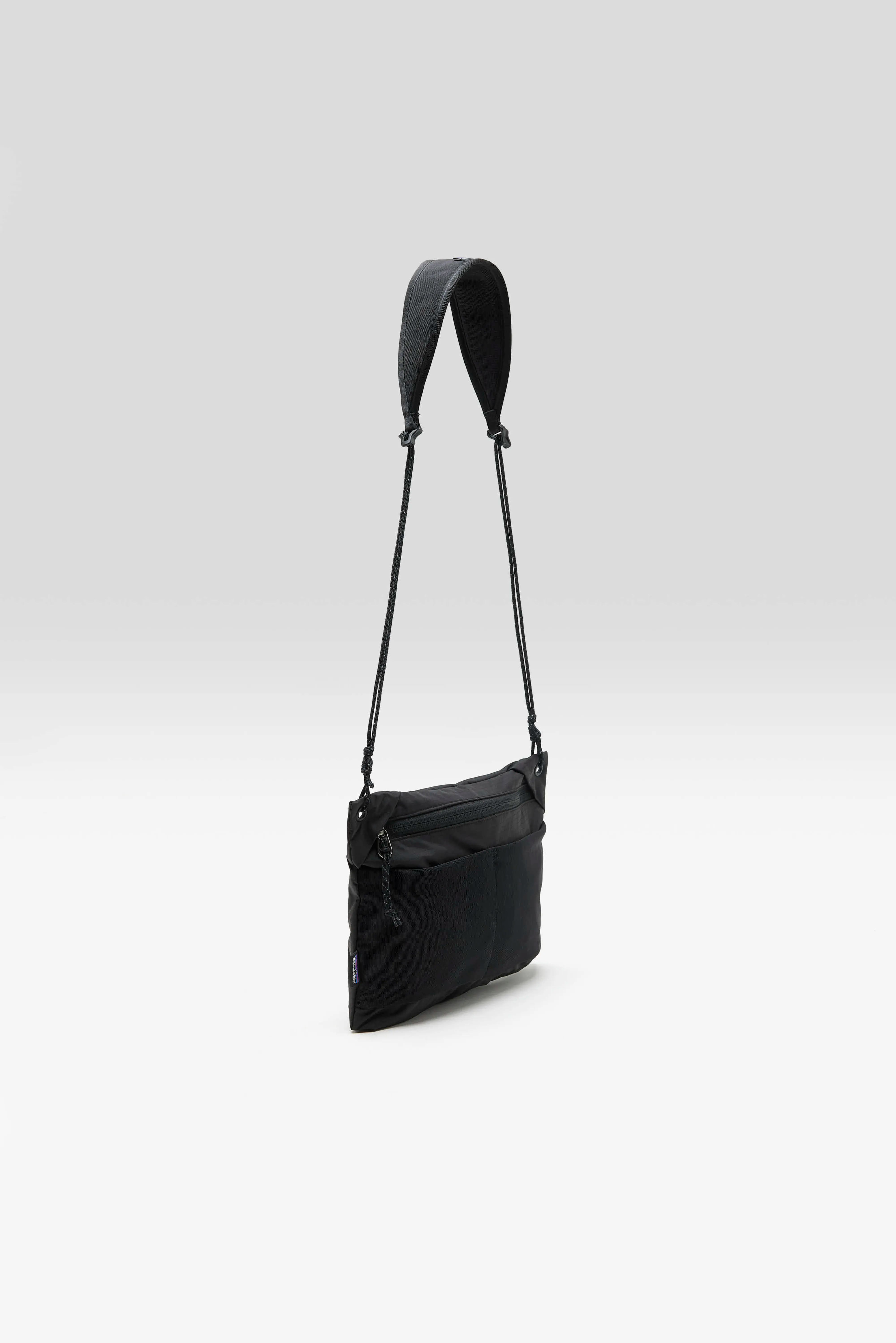 Terravia Saccoche tas (261 / W / BLACK)