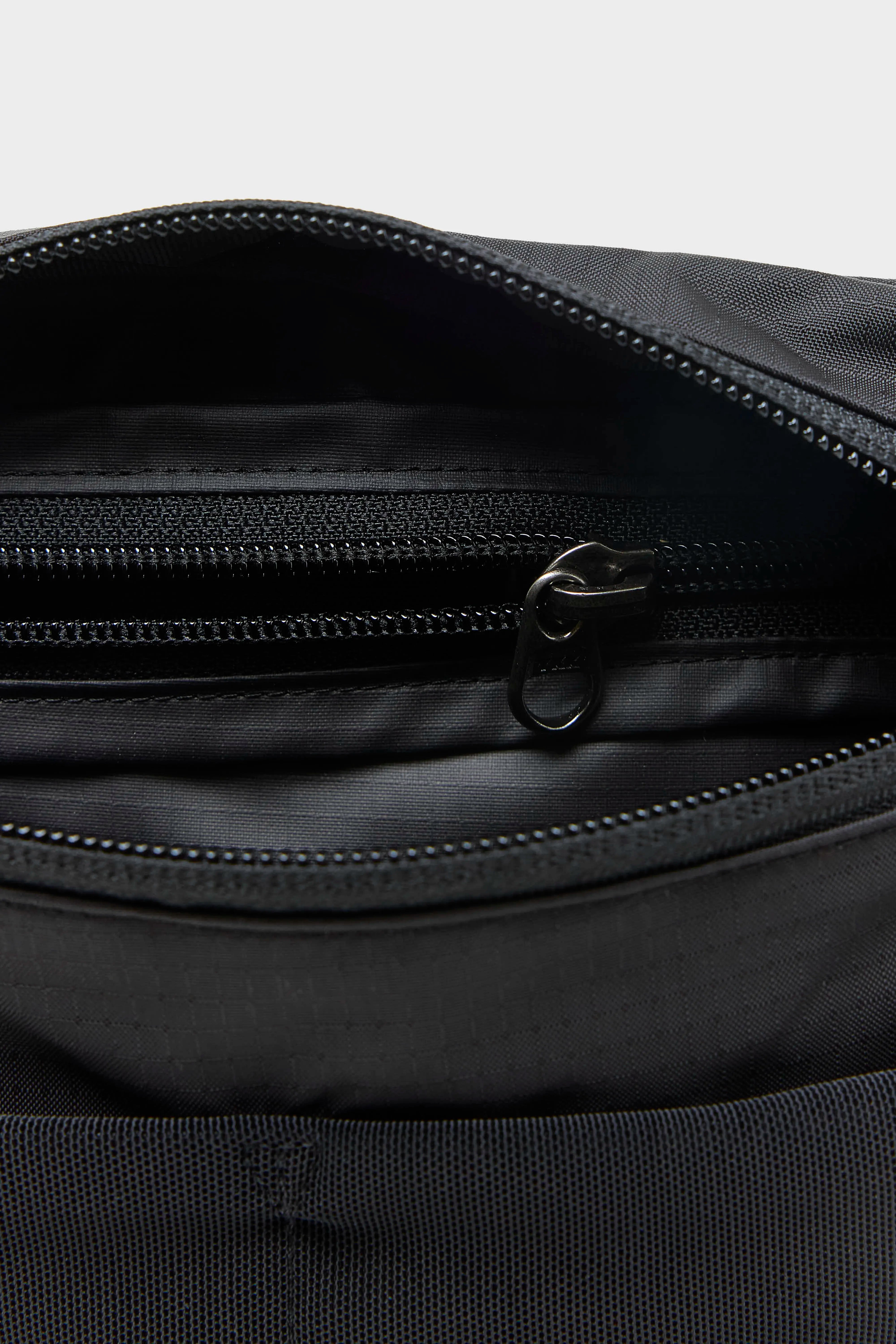 Terravia Saccoche tas (261 / W / BLACK)