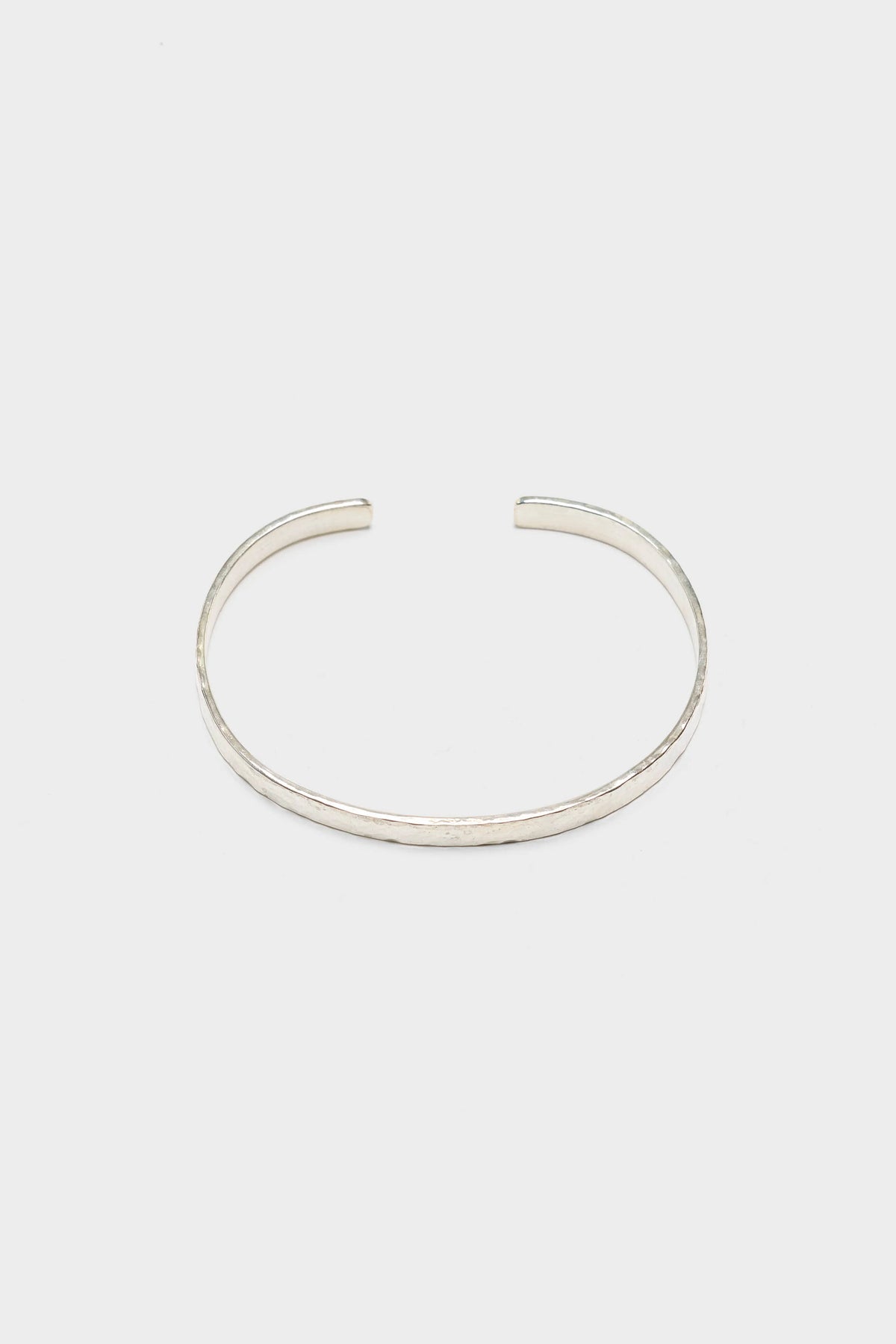 Hammered Bangle Bracelet (262 / U / SILVER)